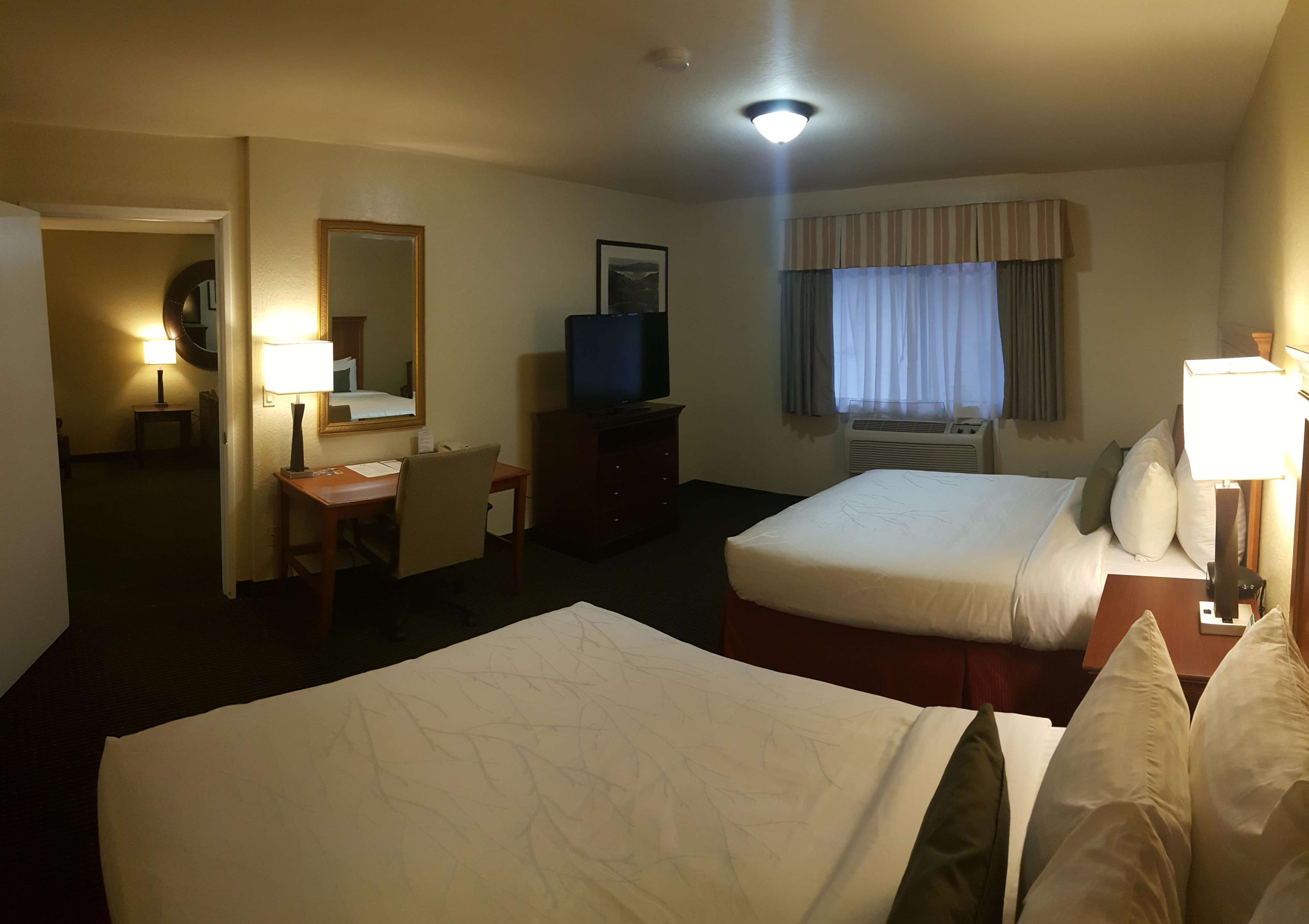 Best Western Plus Sonora Oaks Hotel & Conference Center Photo