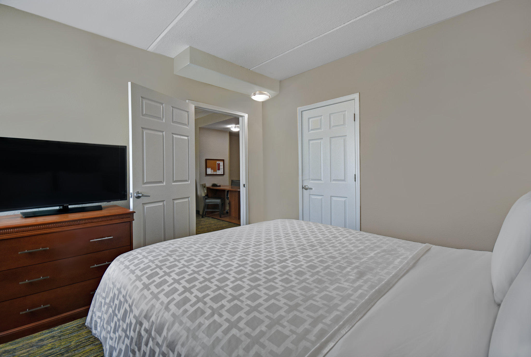 Candlewood Suites Columbia-Ft. Jackson Photo