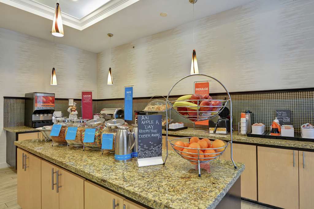 Hampton Inn Palm Beach Gardens Image