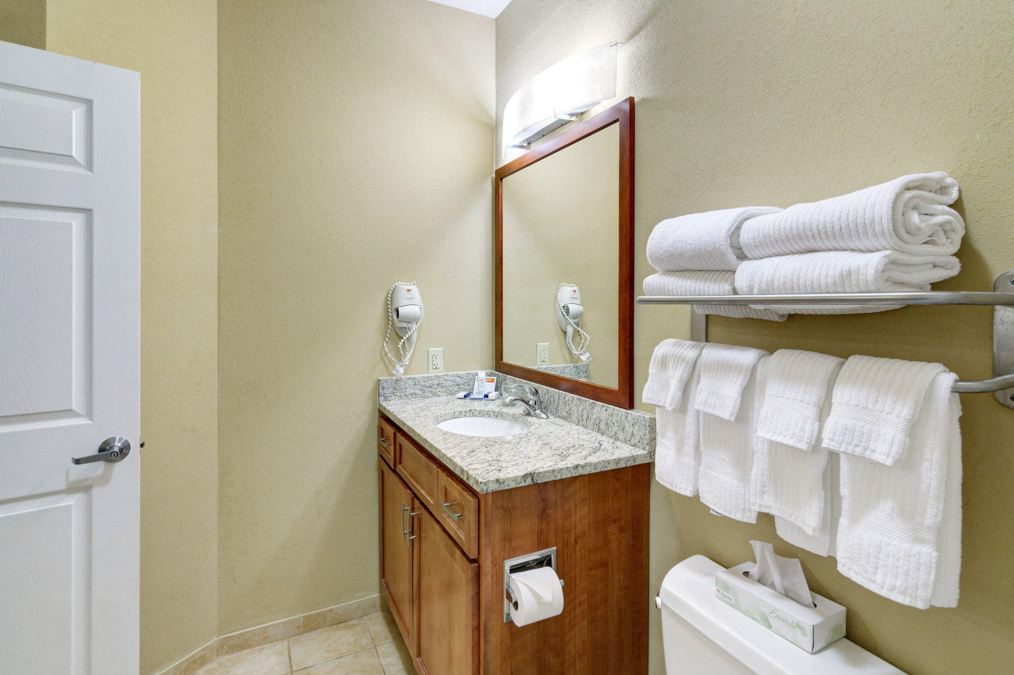 Candlewood Suites Enterprise Photo