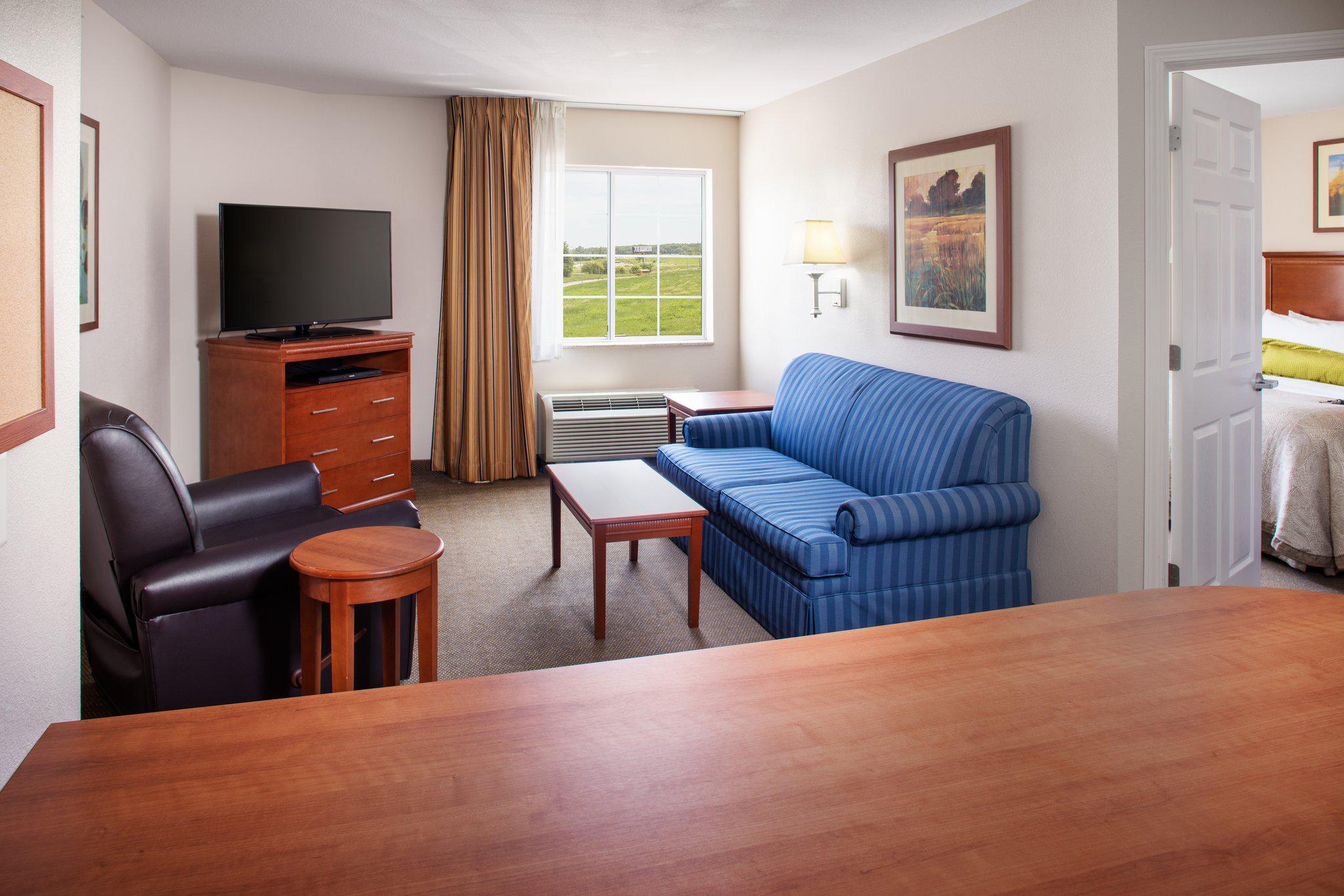 Candlewood Suites Bellevue Photo