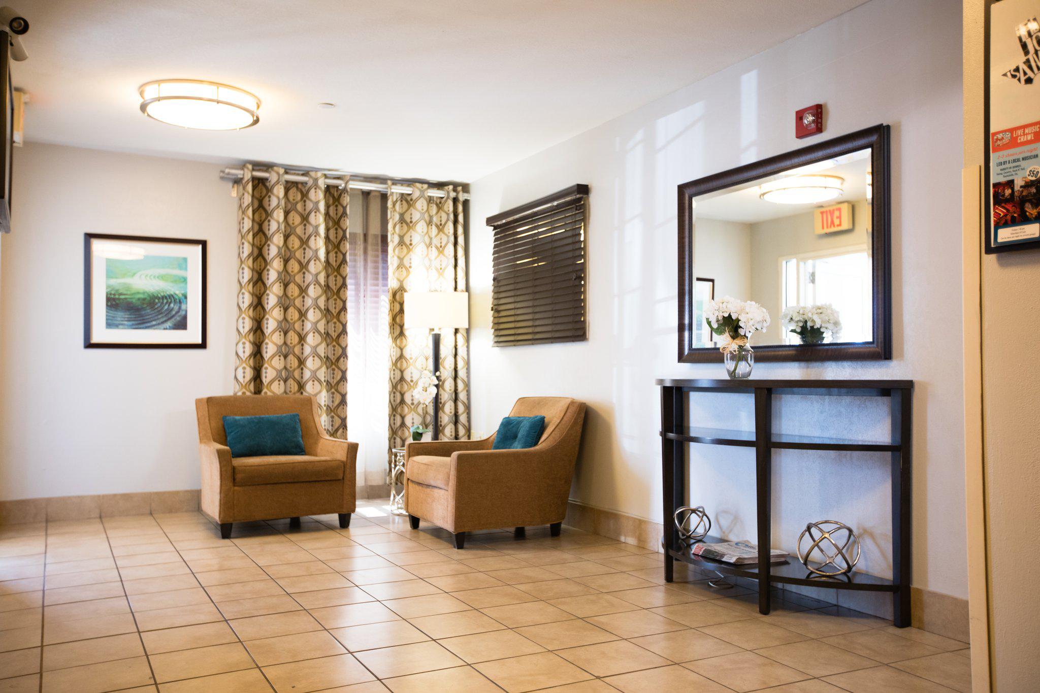 Candlewood Suites Austin-South Photo