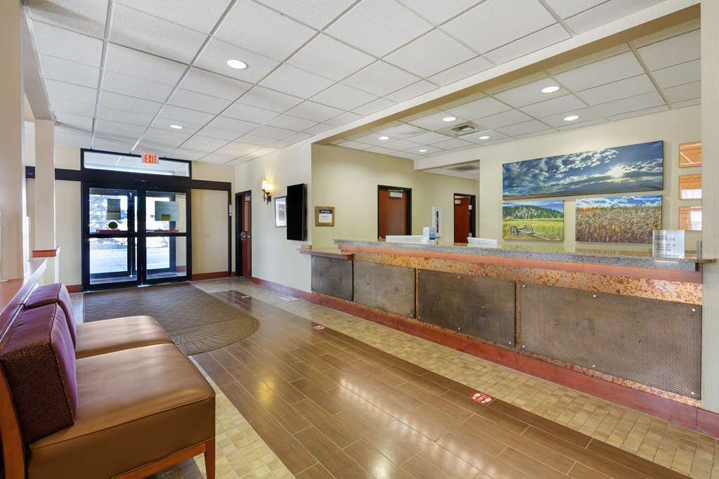 Best Western Golden Prairie Inn & Suites Image