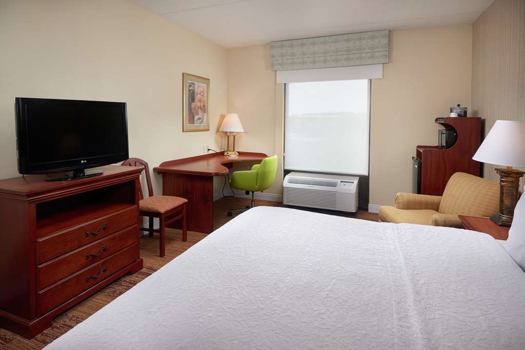 Hampton Inn Shrewsbury Image