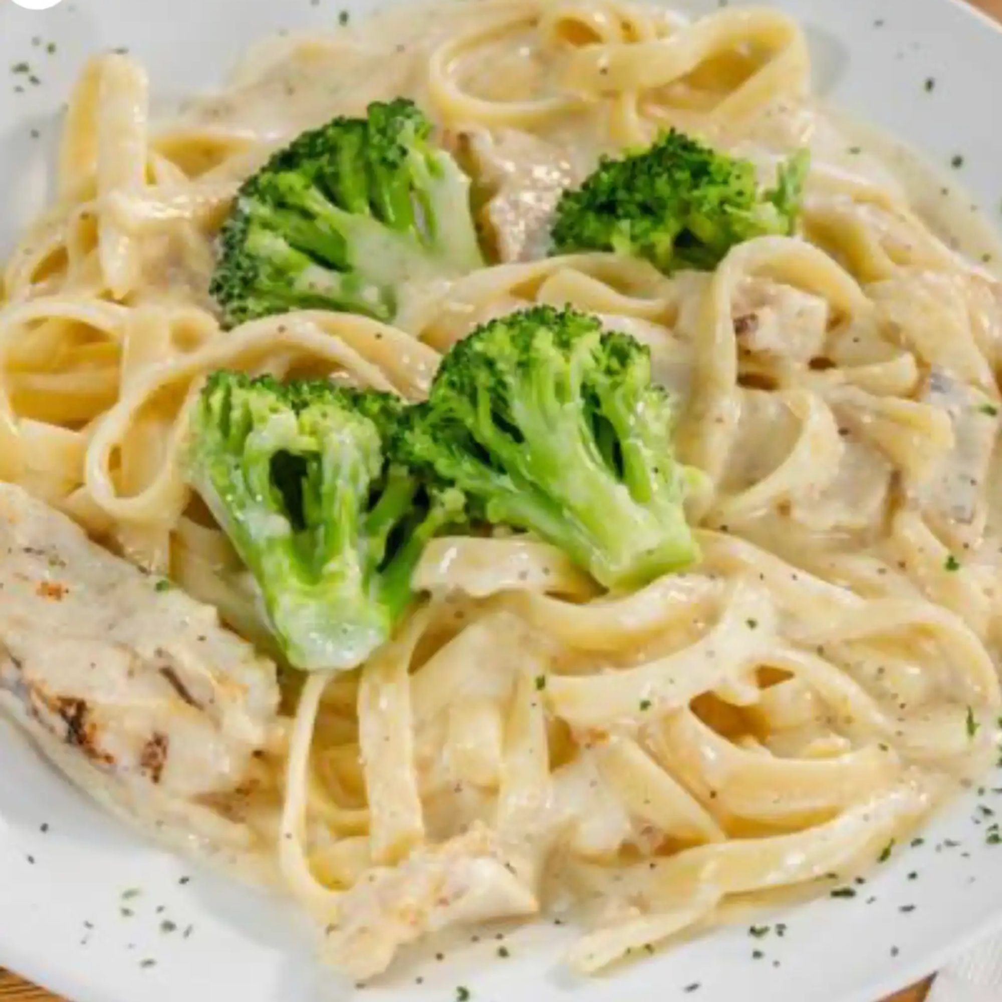 Chicken And Broccoli Alfredo