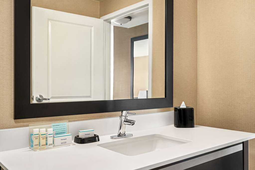 Hampton Inn Portland Downtown - Waterfront Image