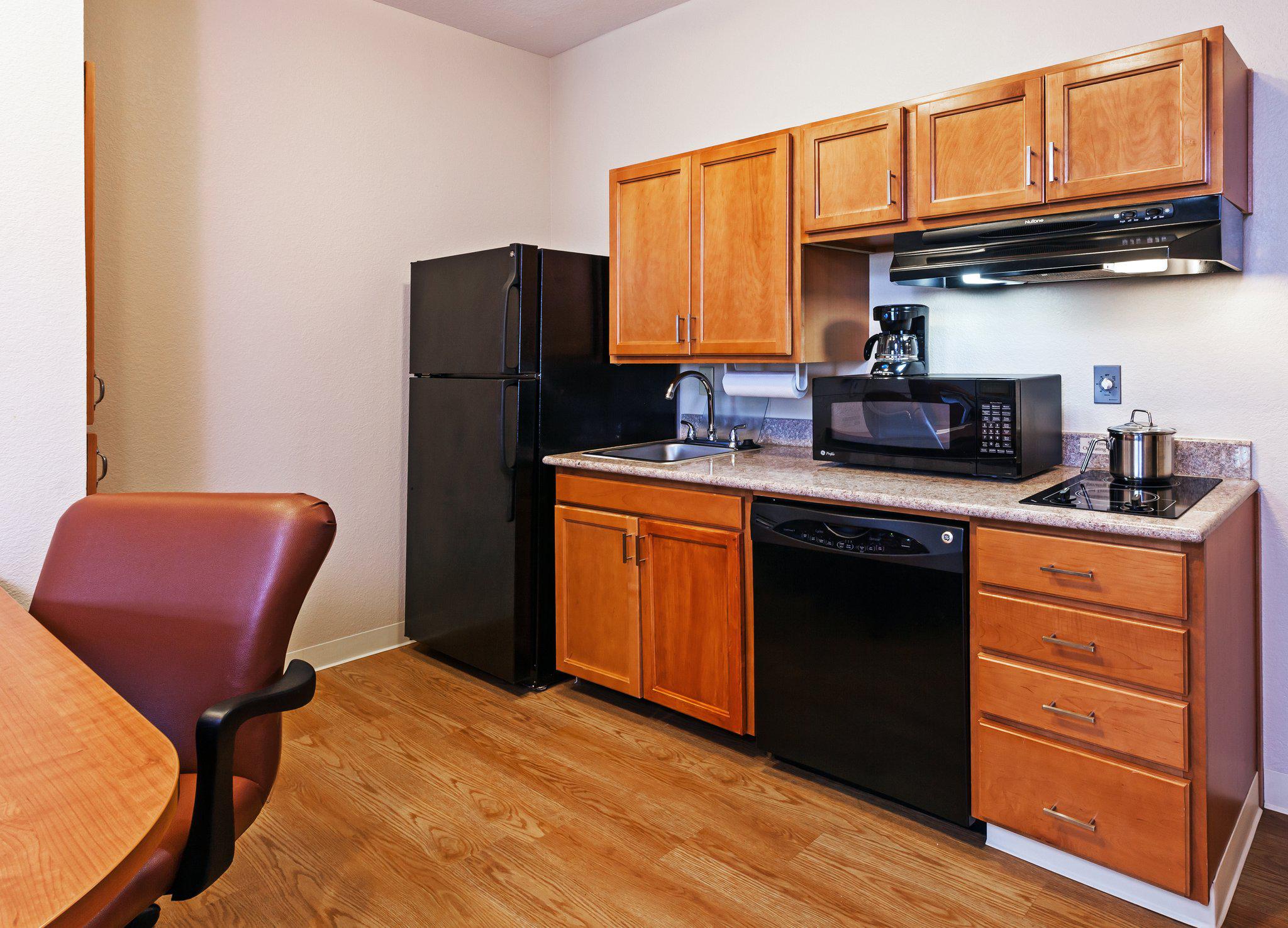 Candlewood Suites Pearland Photo