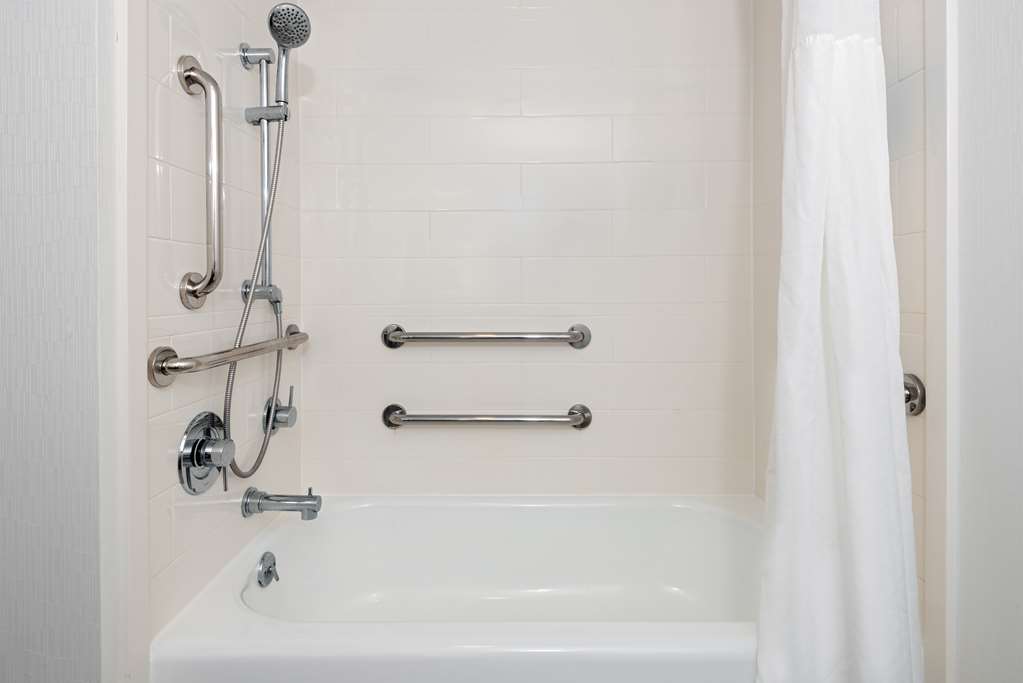 Hampton Inn Salisbury Image