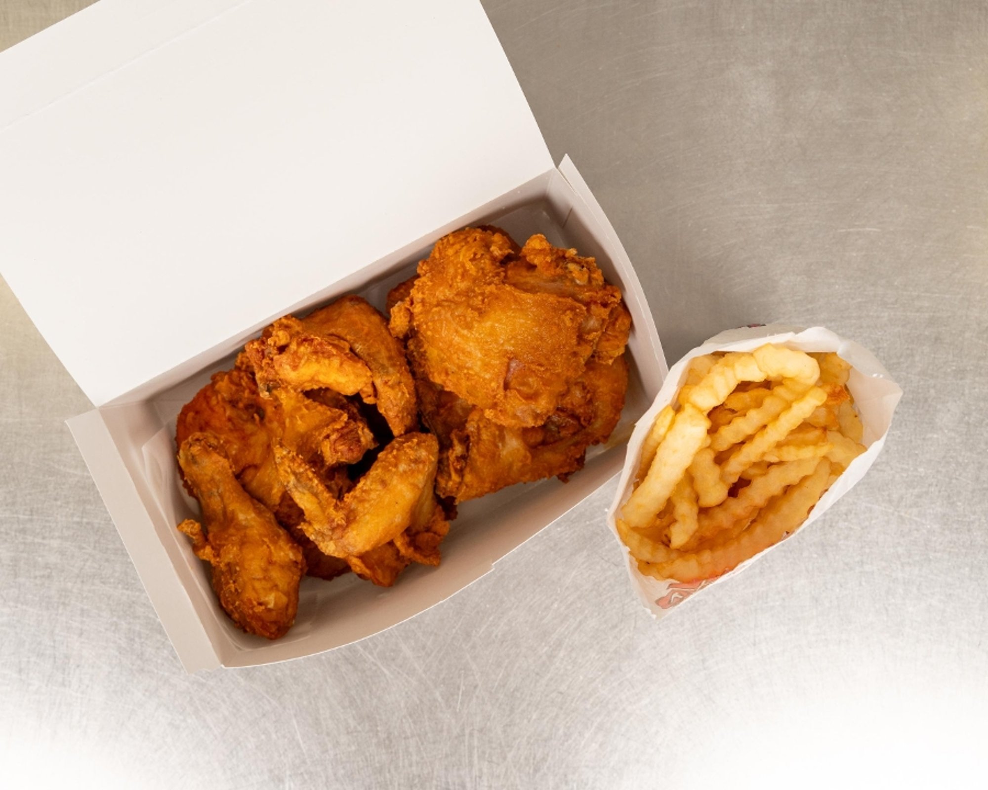 8 Pc Chicken Bucket & Fries