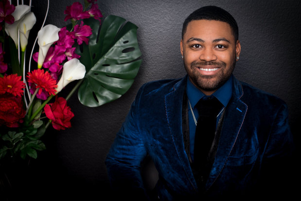 Images Derick Strickland: Allstate Insurance