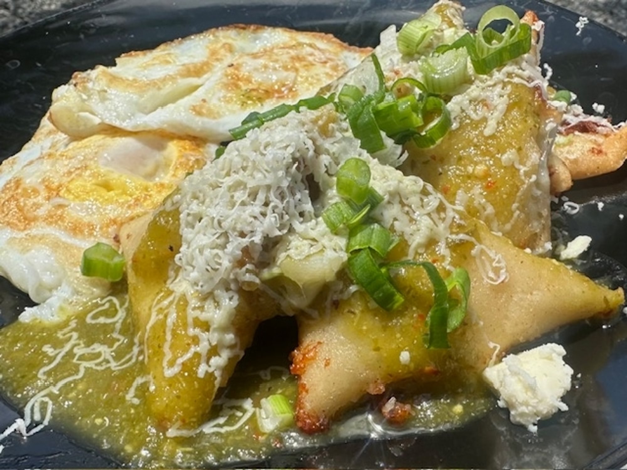 Chilaquiles rellenos