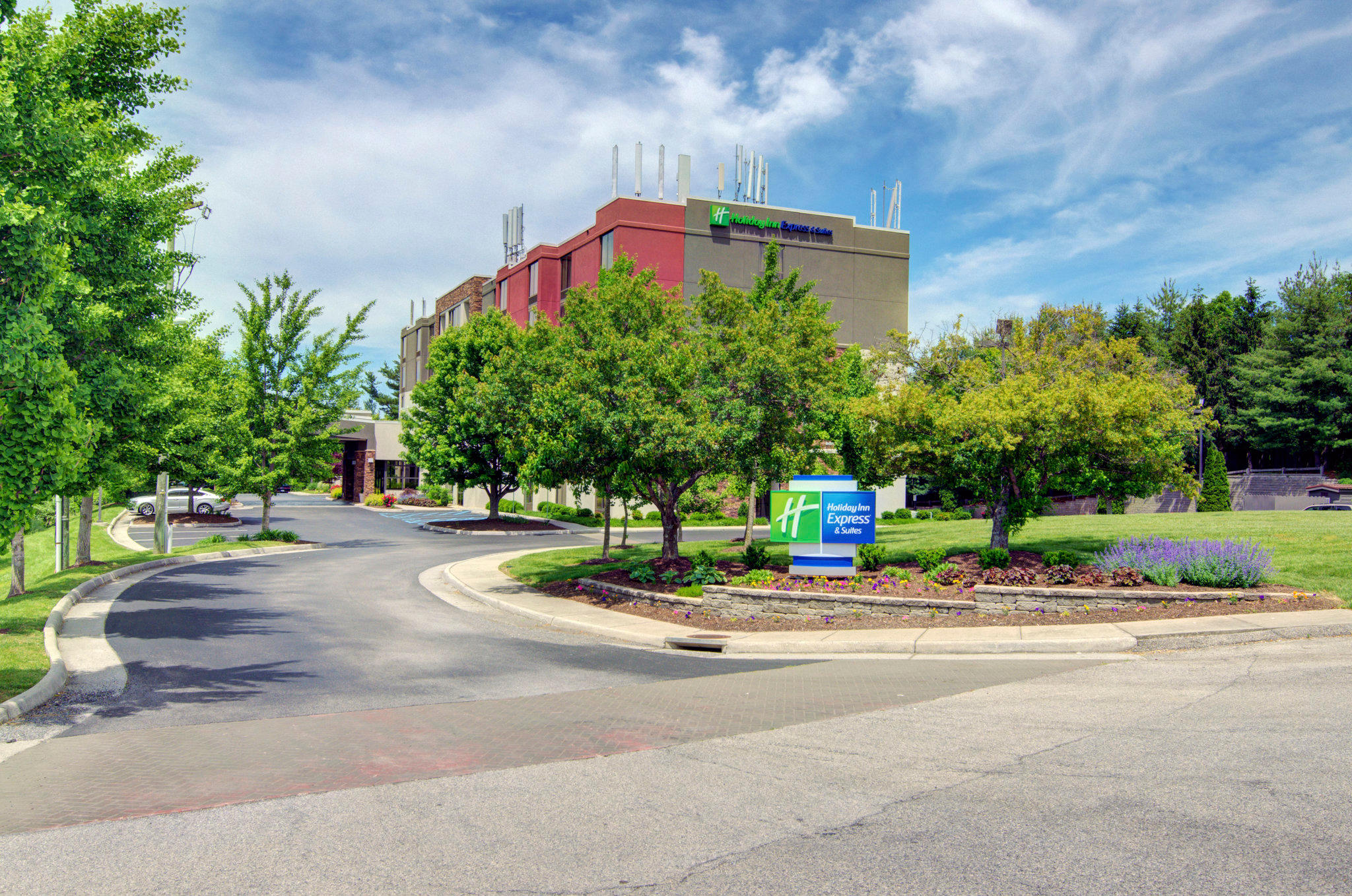 Holiday Inn Express & Suites Blacksburg - University Area Photo