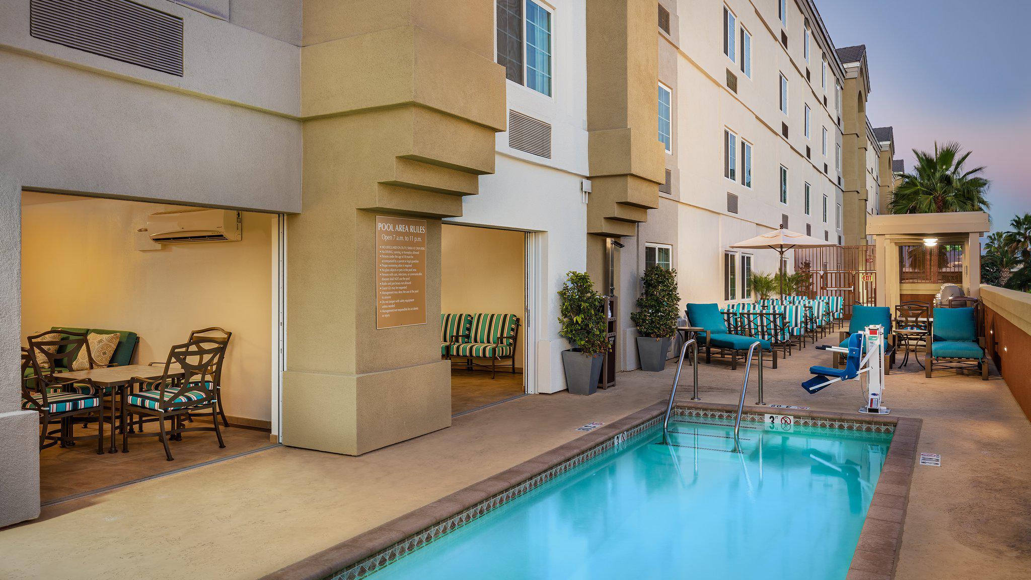 Candlewood Suites Anaheim - Resort Area Photo