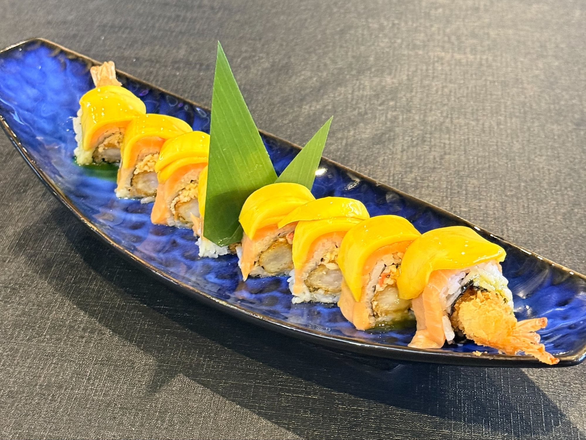 Mango Tango Roll (8pcs)