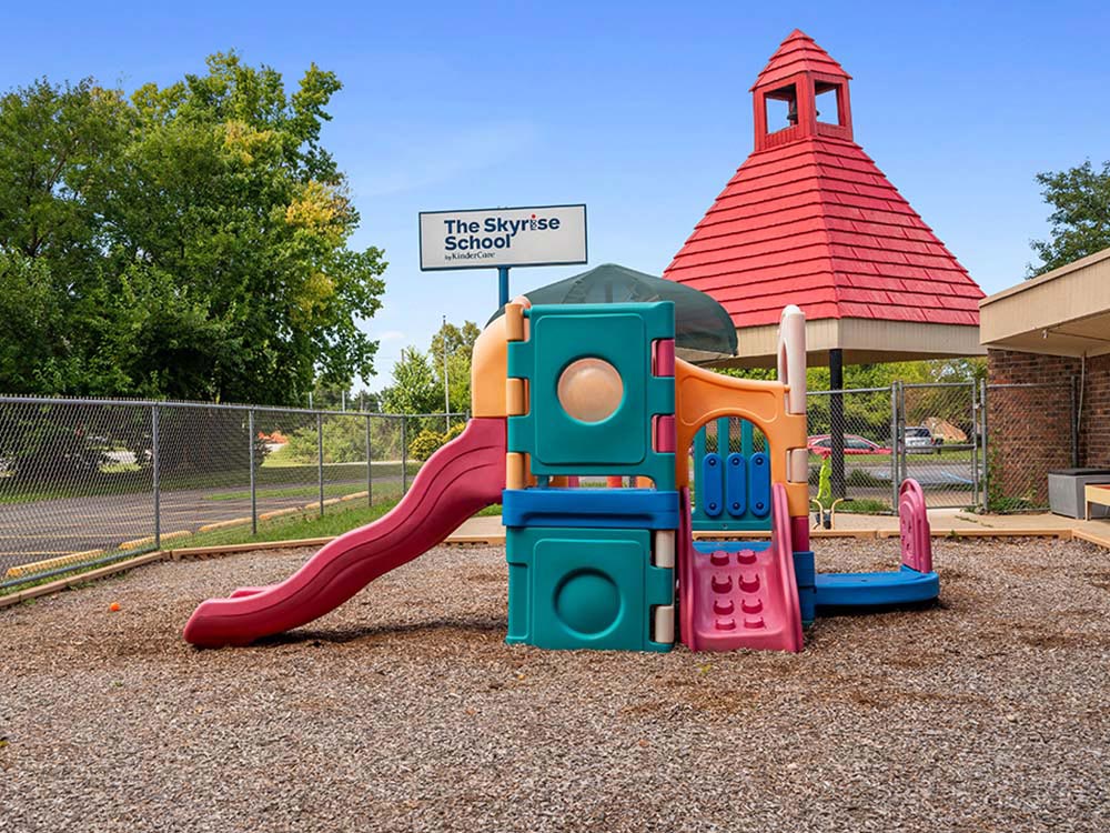 Skyrise School on Coronado Road Image