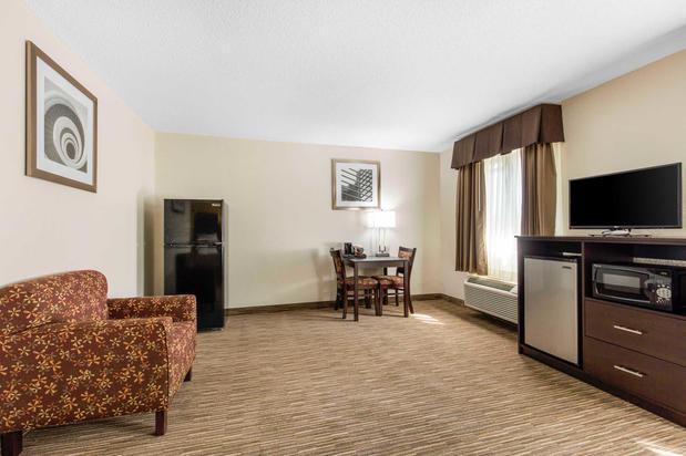 Images Quality Inn & Suites