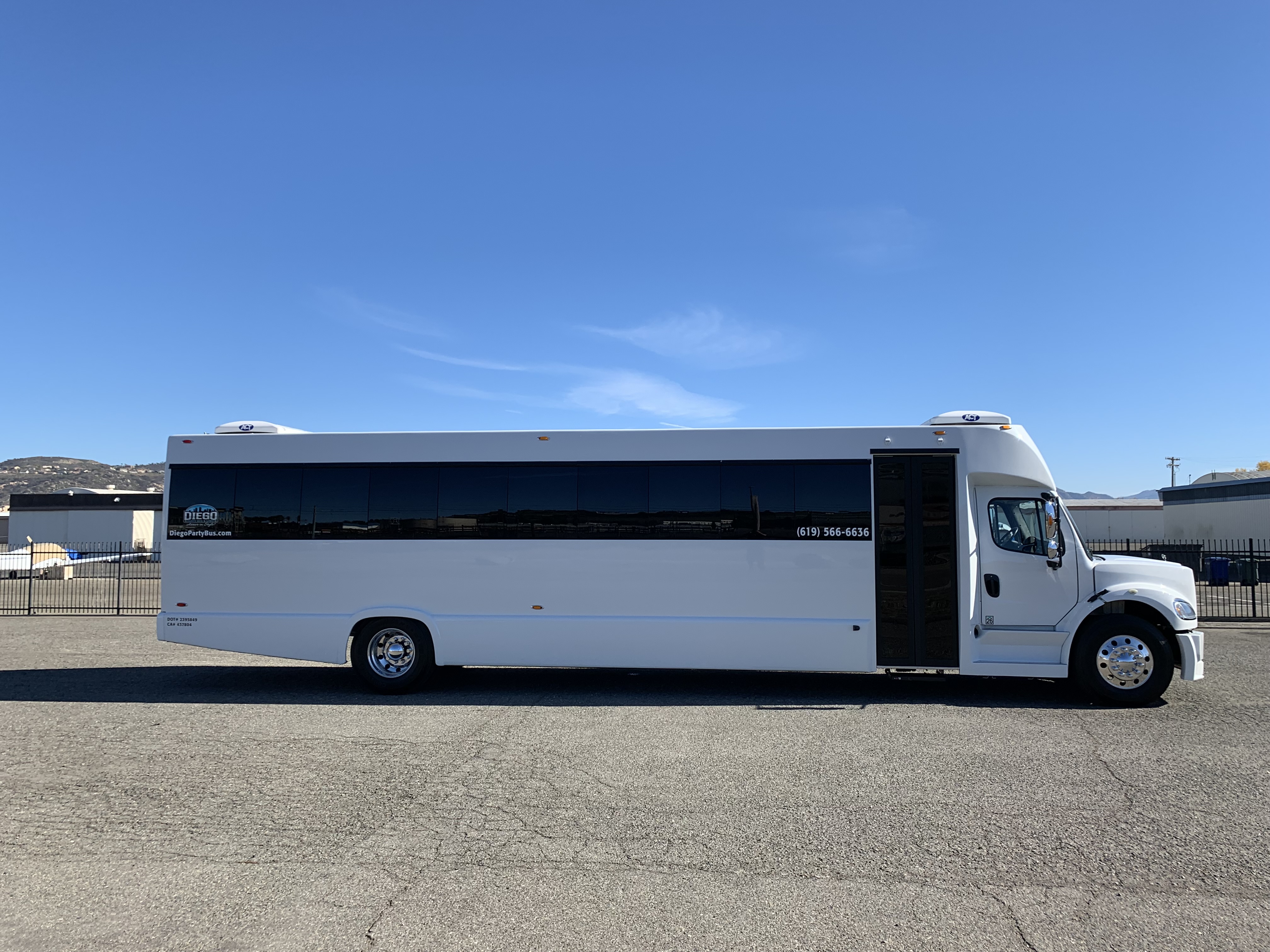 Diego Party Bus & Limo Image