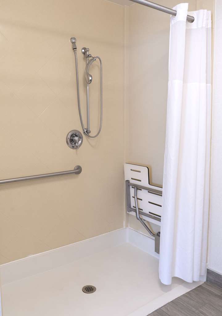 Hampton Inn and Suites Seal Beach Image