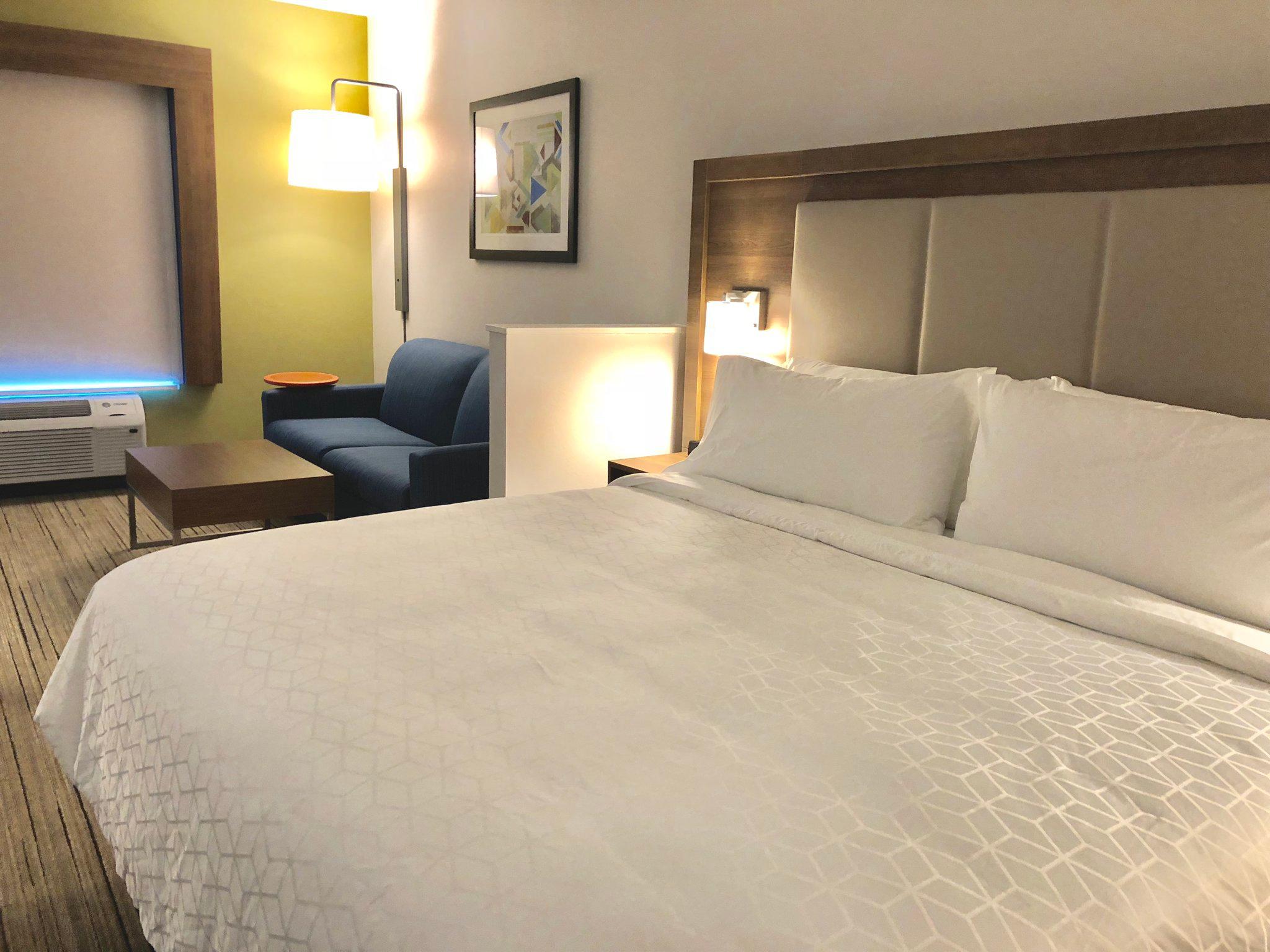 Holiday Inn Express & Suites Raleigh Airport - Brier Creek Photo