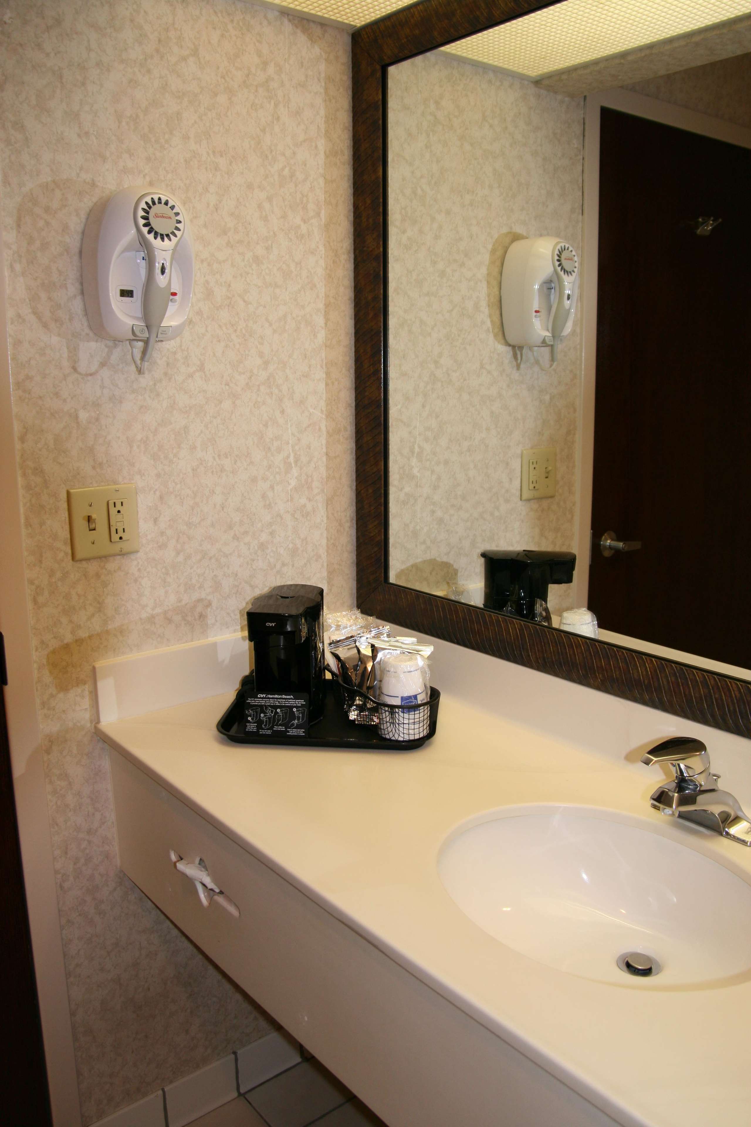 Hampton Inn Greensboro-Airport Photo