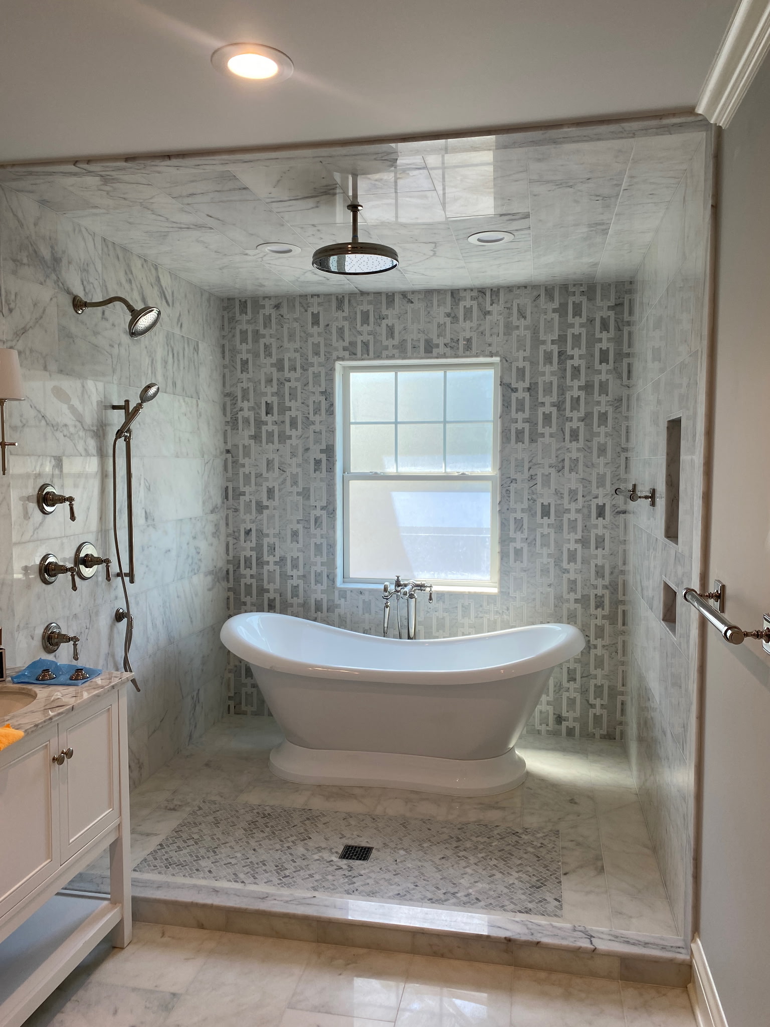 Dallia Floor & Wall Co. Image