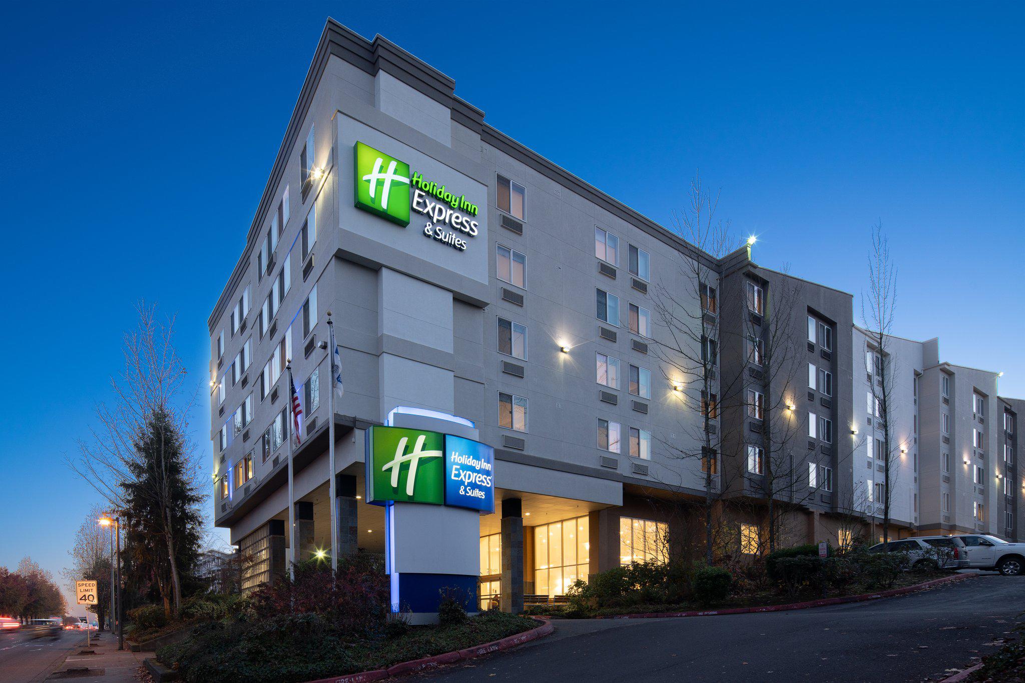 Holiday Inn Express & Suites Seattle-Sea-Tac Airport Photo