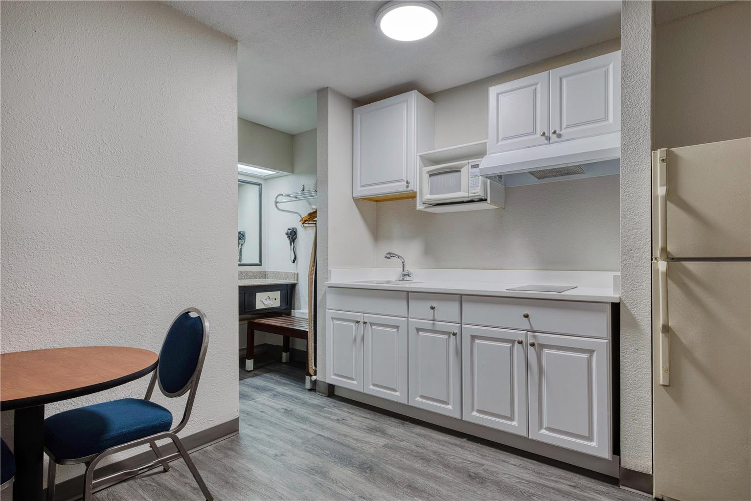 SureStay by Best Western Terrell Image