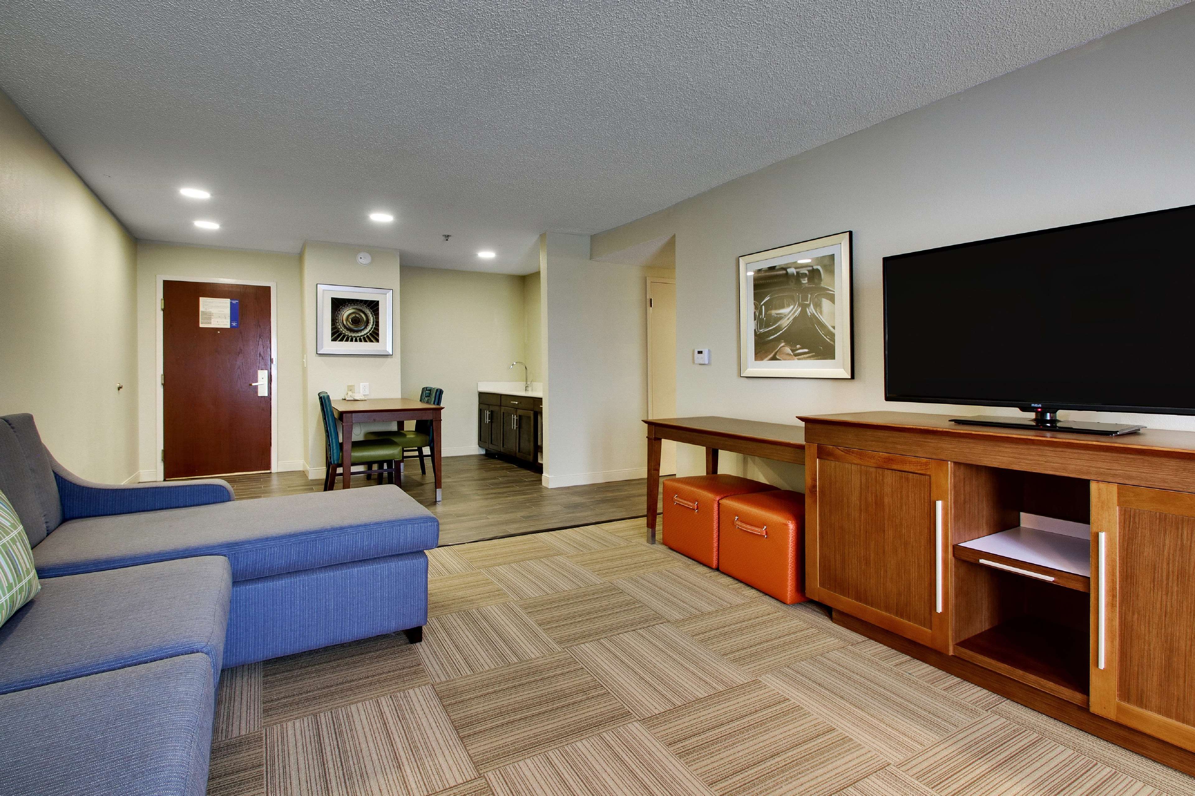 Hampton Inn Warner Robins Photo