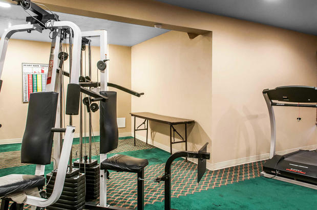Images Rodeway Inn East