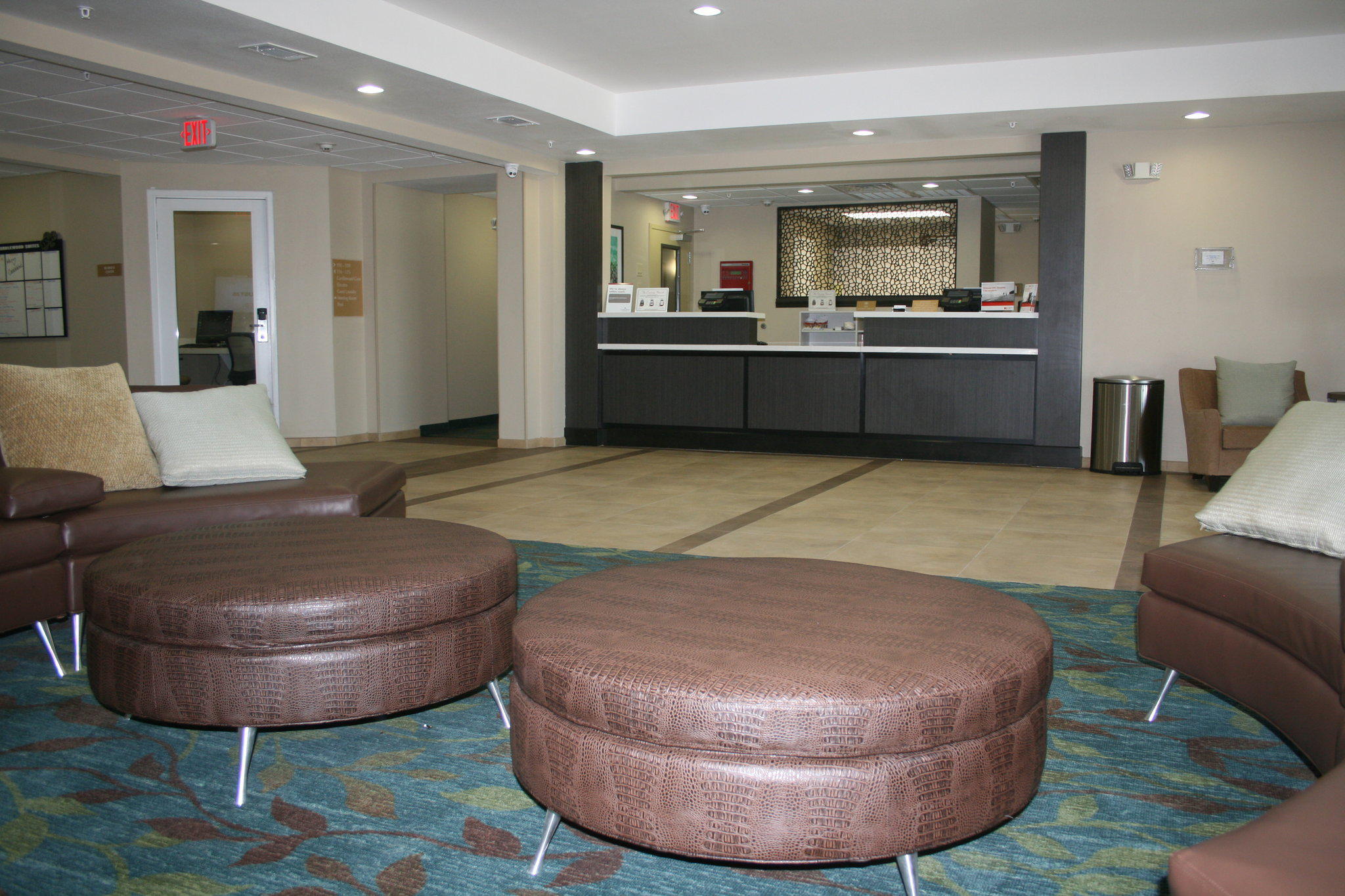 Candlewood Suites College Station at University Photo