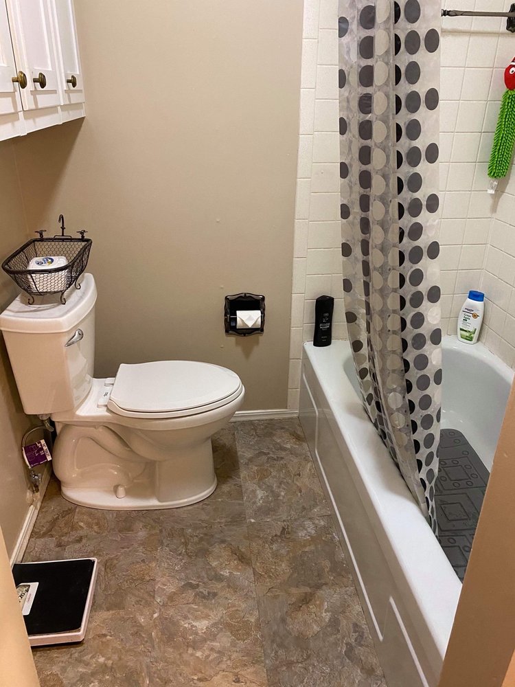 The Glove Cleaning Service Logo