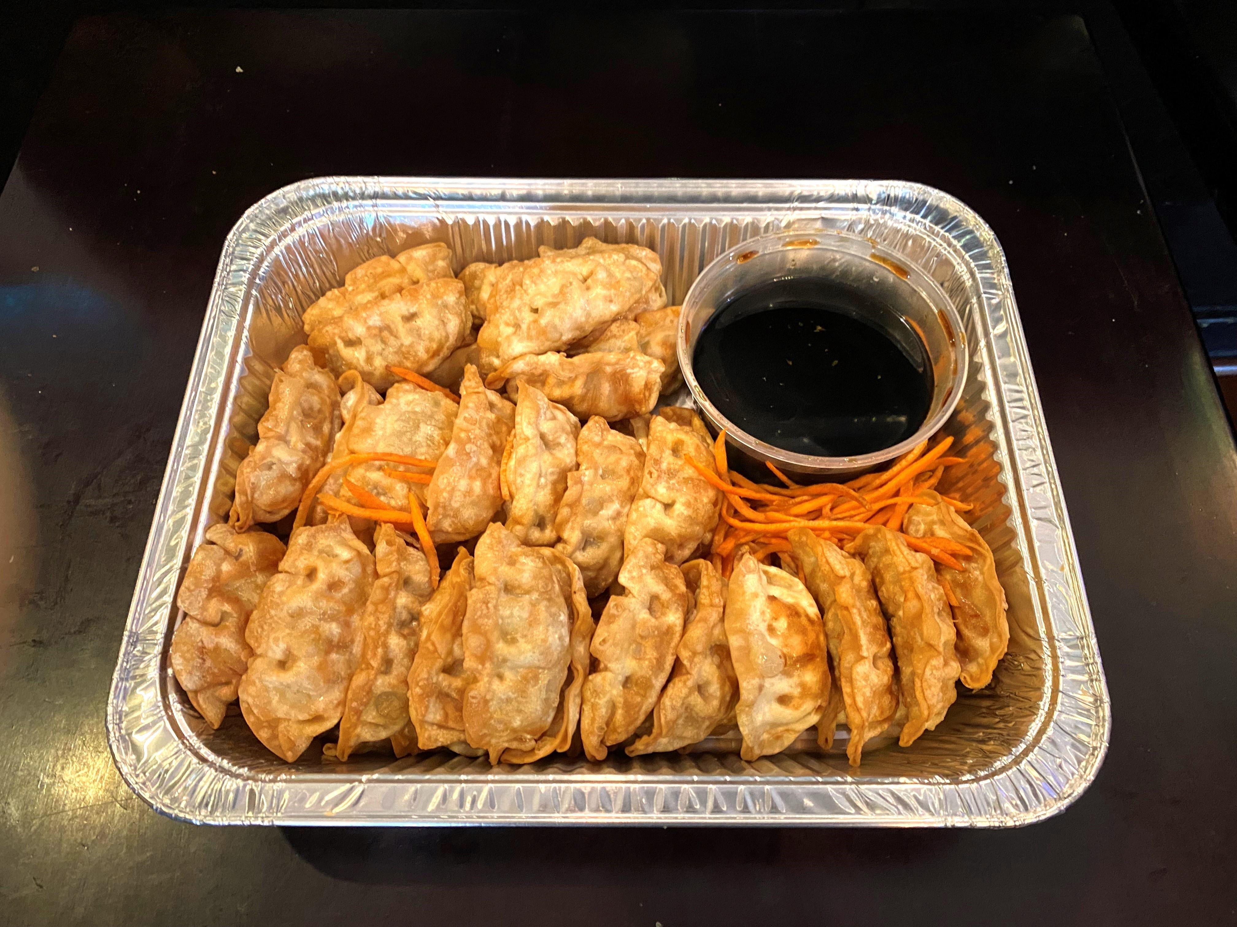 Crispy Vegan Gyoza (50 Pieces Tray)