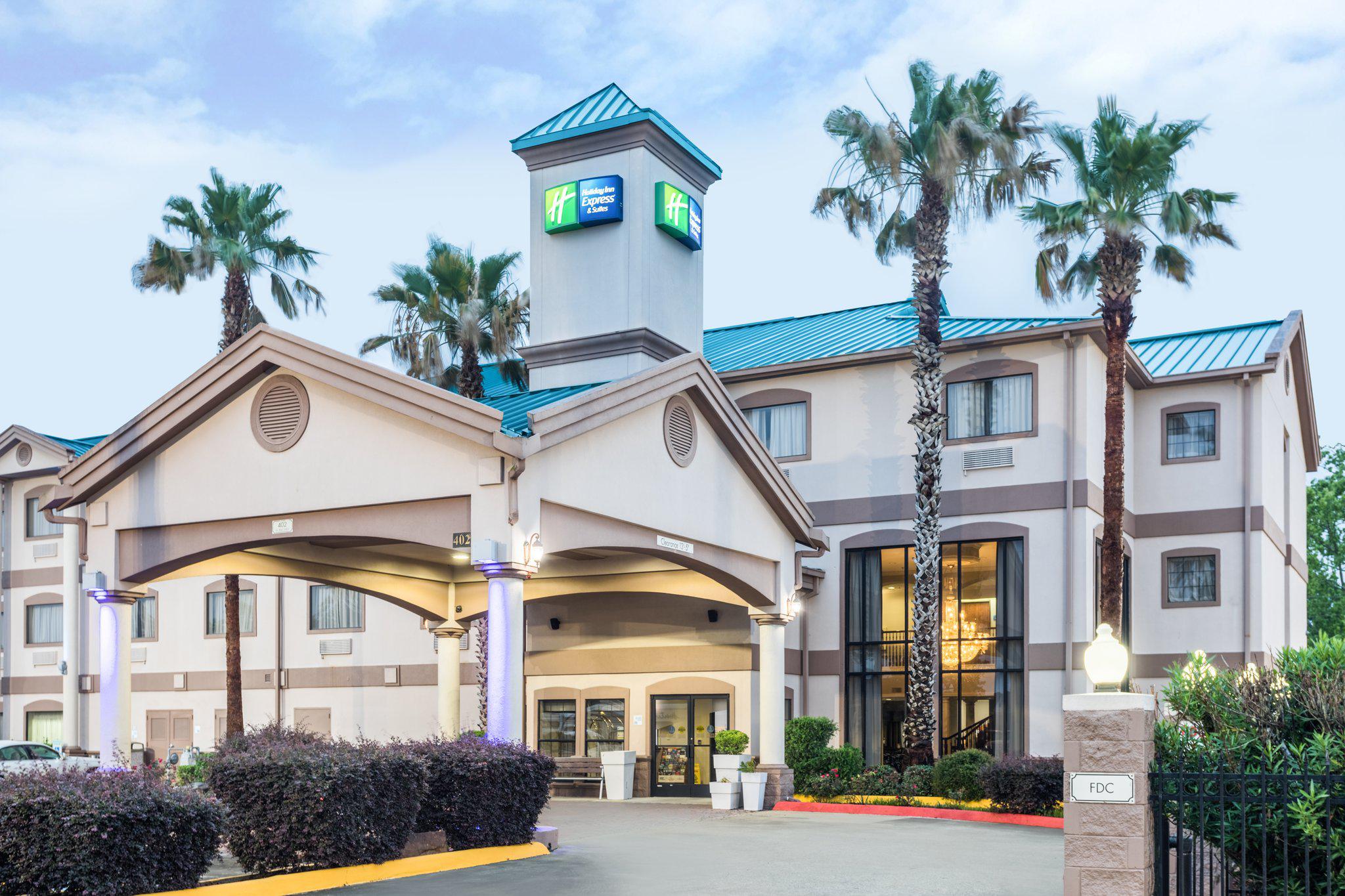 Holiday Inn Express & Suites Lake Charles Photo