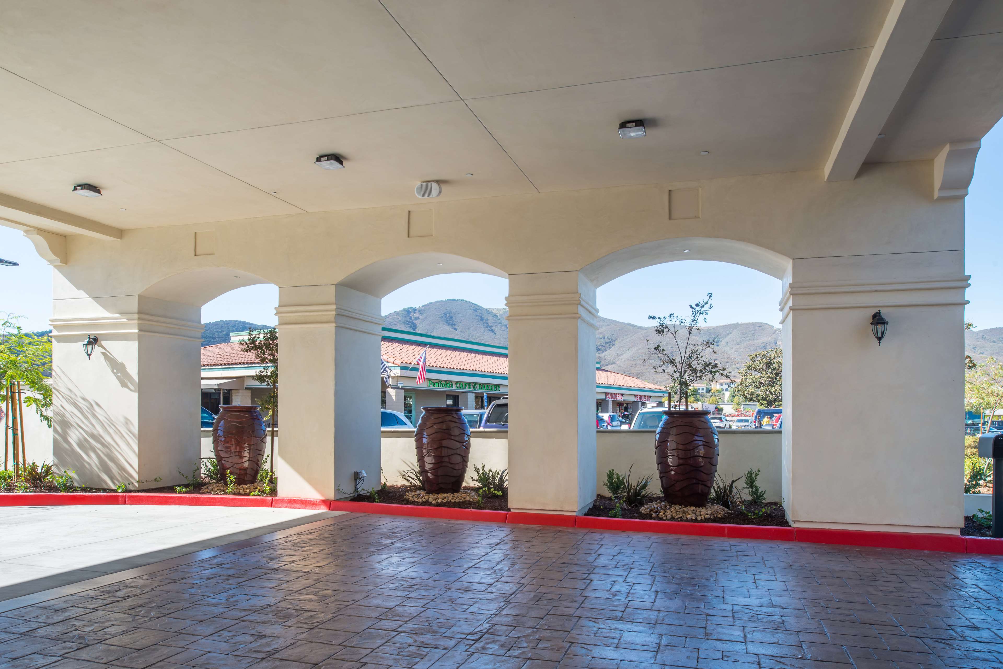 Best Western Plus Temecula Wine Country Hotel & Suites Photo