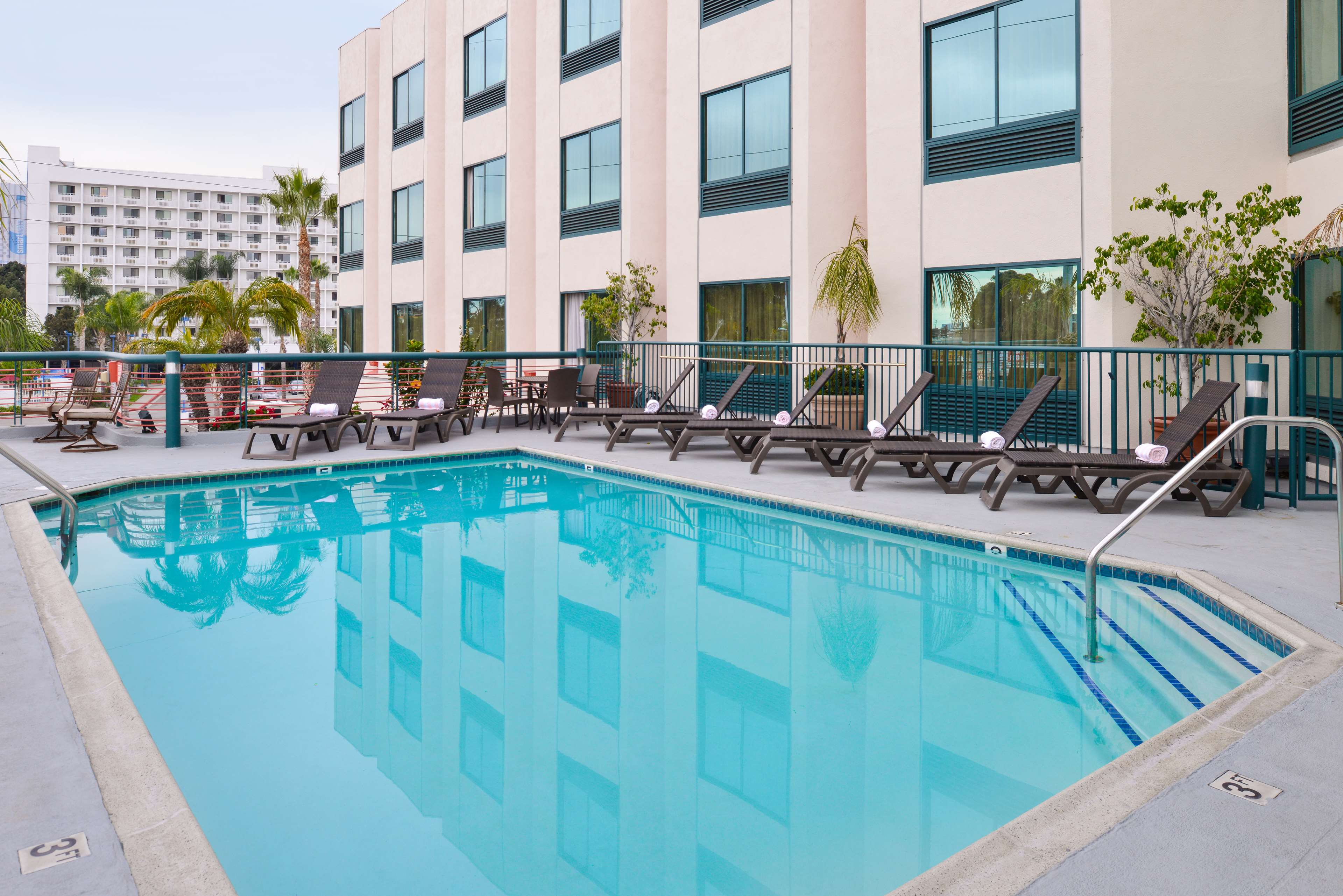 Best Western Plus Suites Hotel - Los Angeles LAX Airport Photo