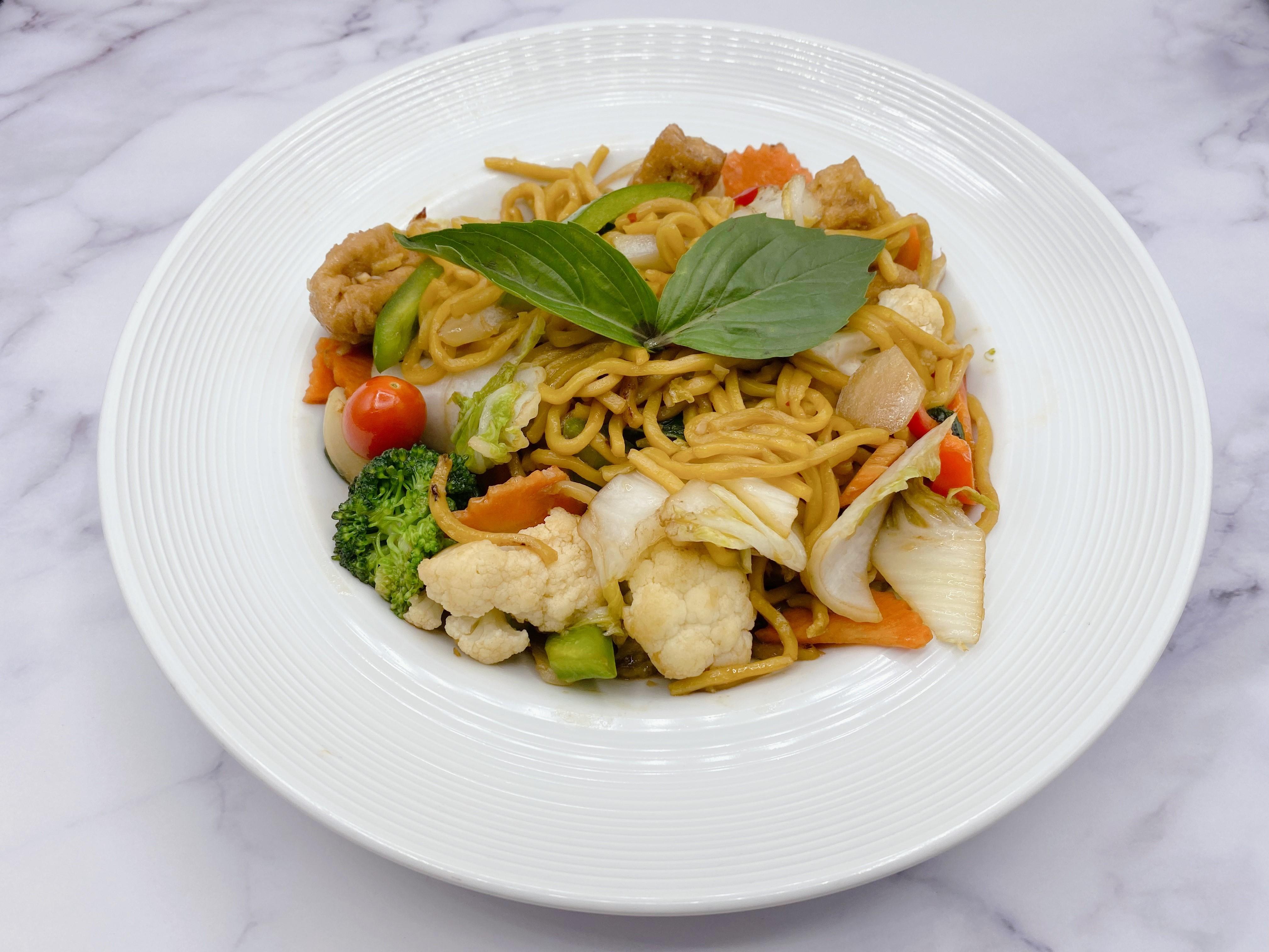 Vegan Lo Mein Drunken Noodle
