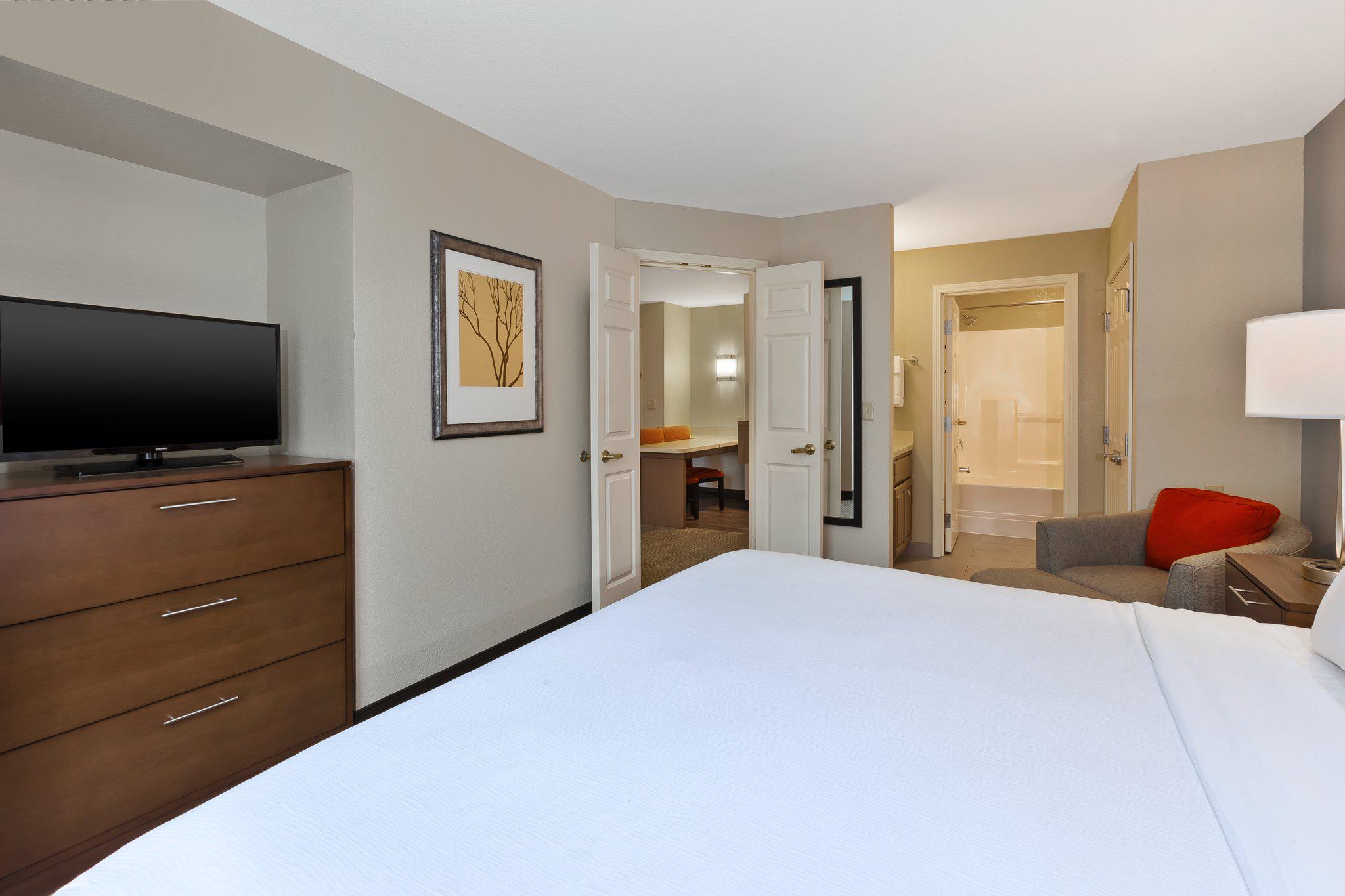 Staybridge Suites Kalamazoo Photo