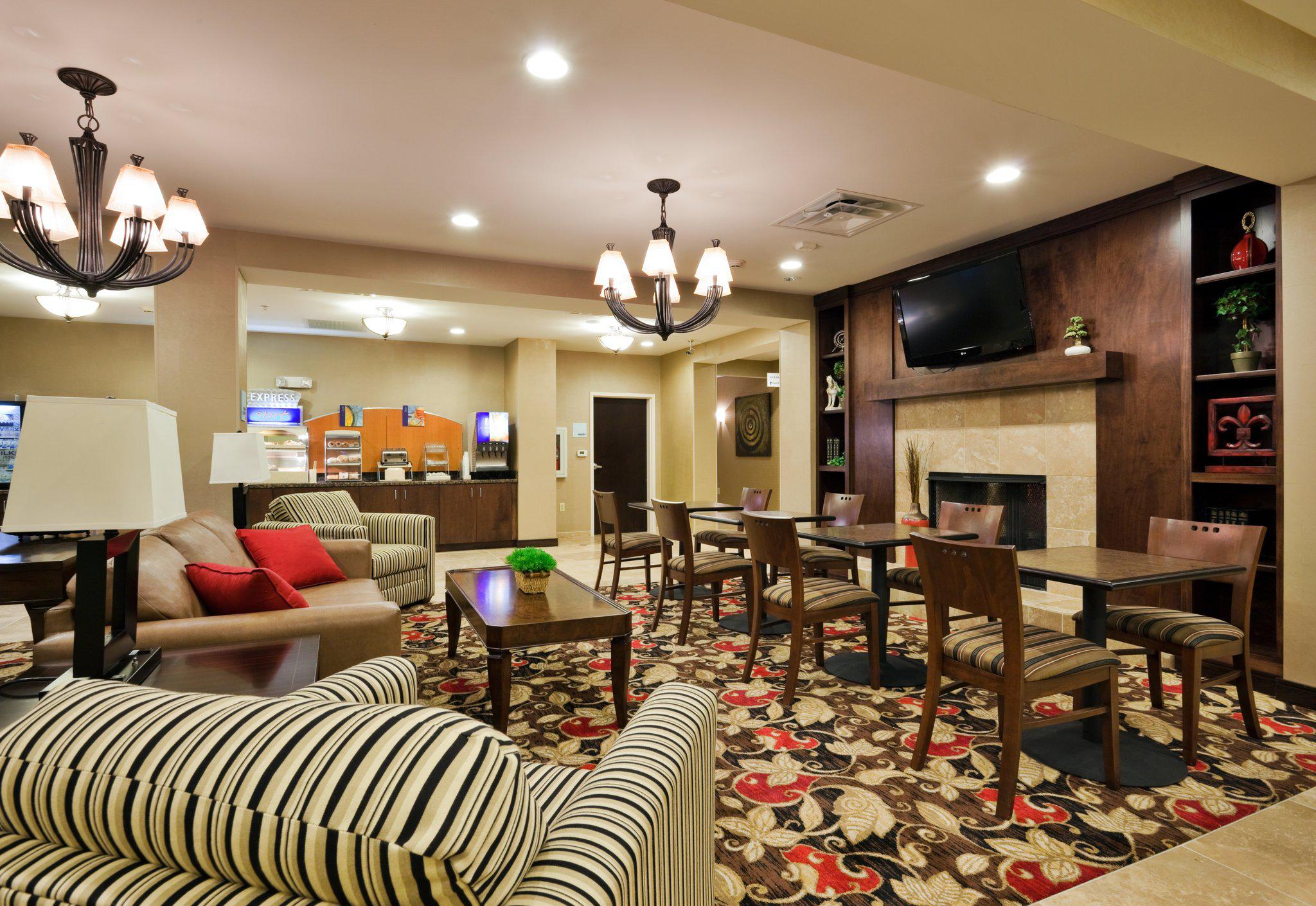 Holiday Inn Express & Suites Kodak East-Sevierville Photo