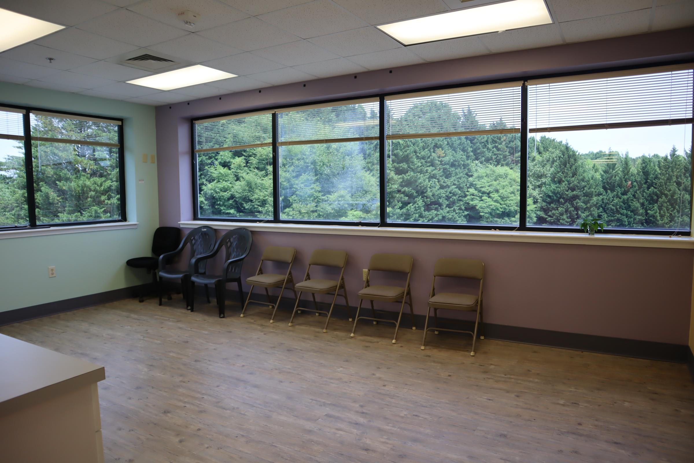 Compleat Rehab & Sports Therapy - Hickory Clinic Image