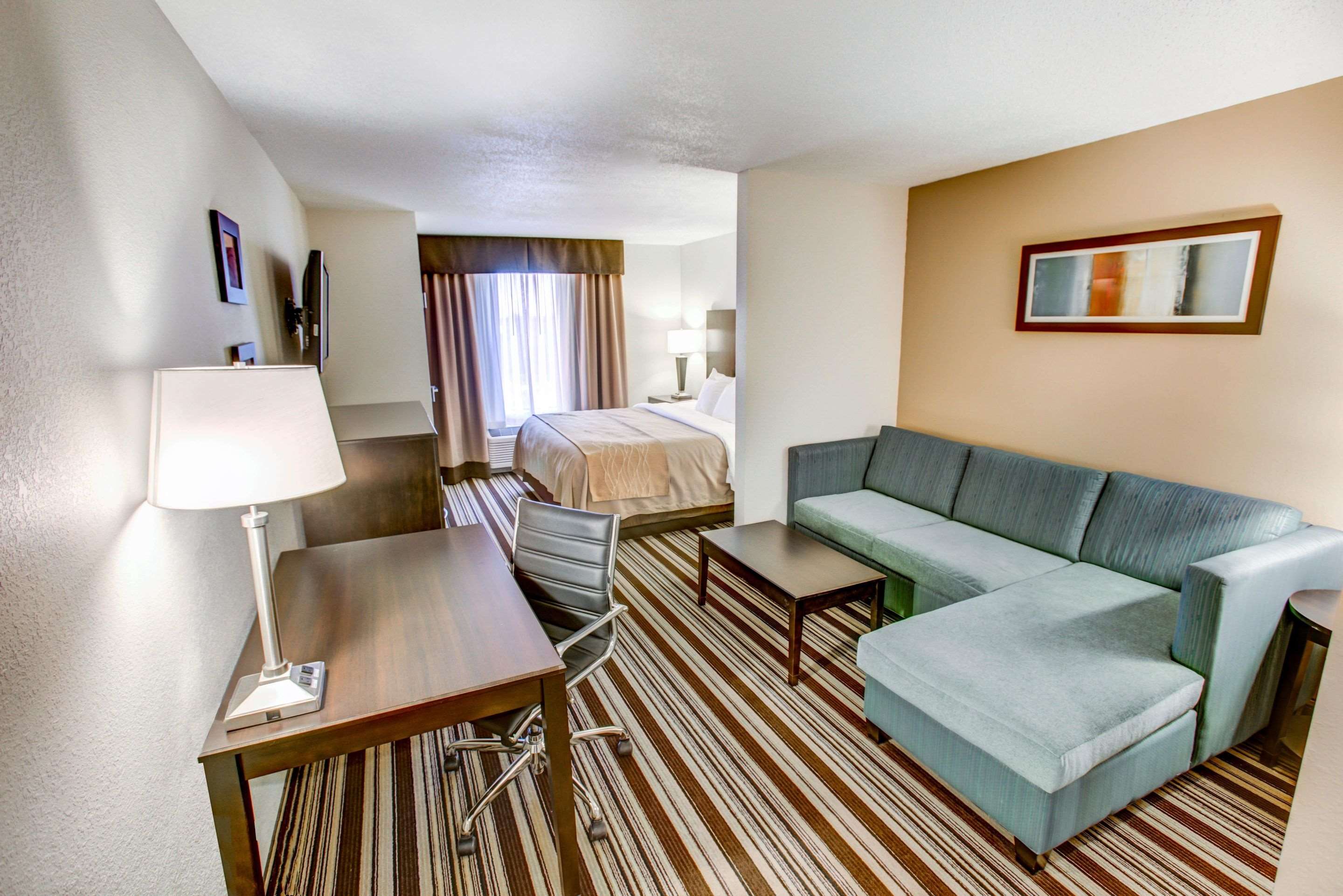 Comfort Inn & Suites Photo