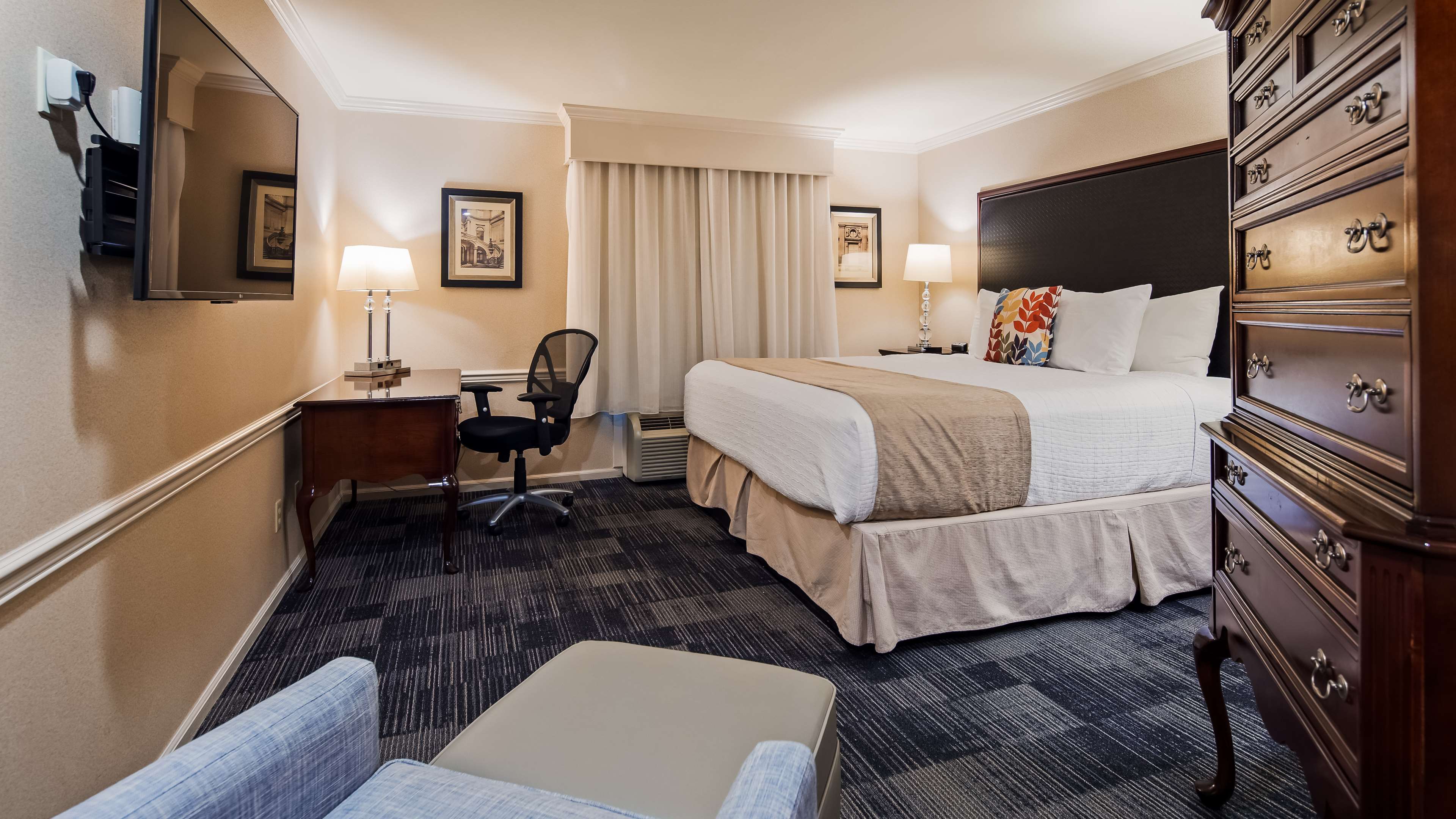 Best Western Heritage Inn Photo