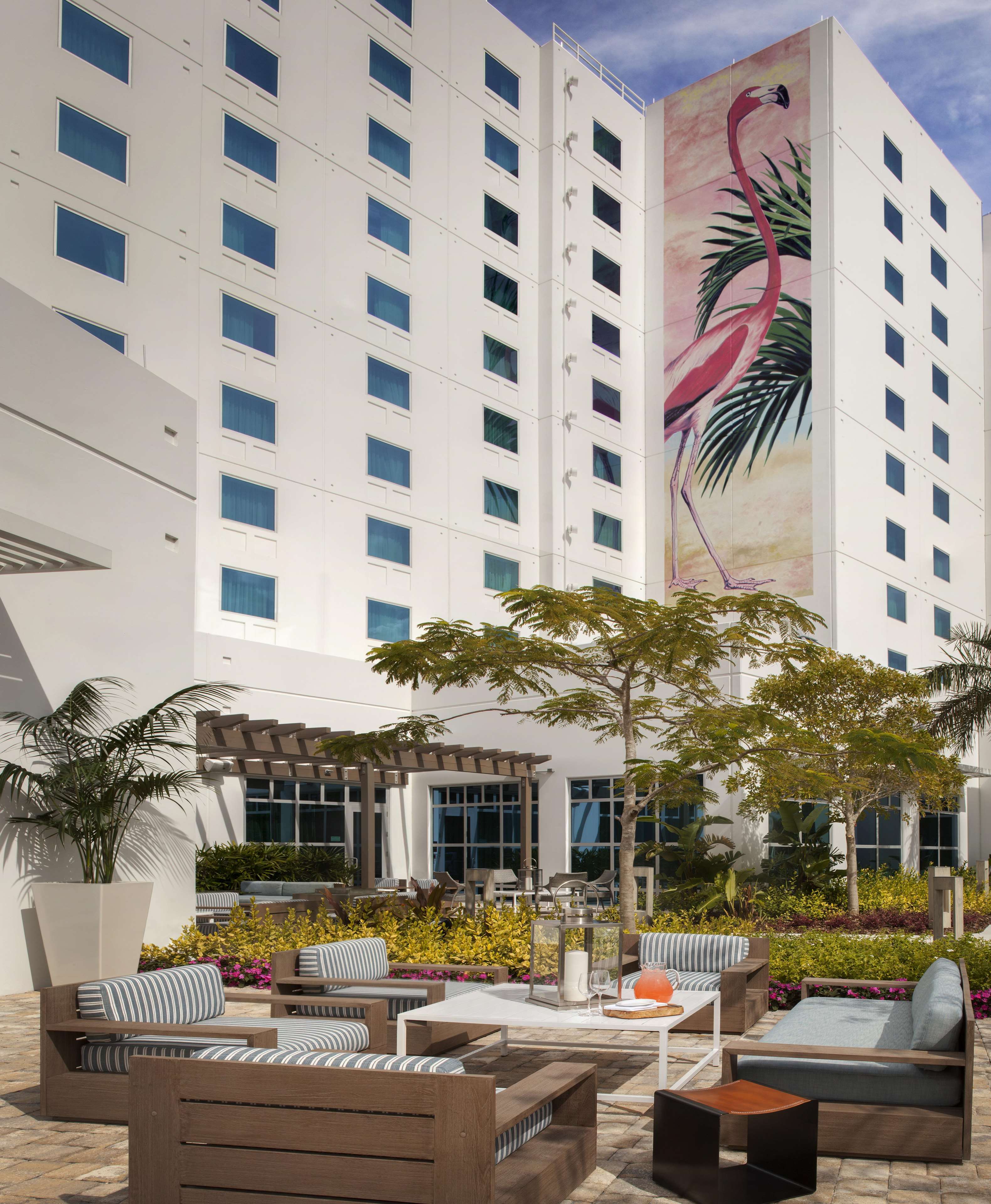 Homewood Suites by Hilton Miami Dolphin Mall Photo