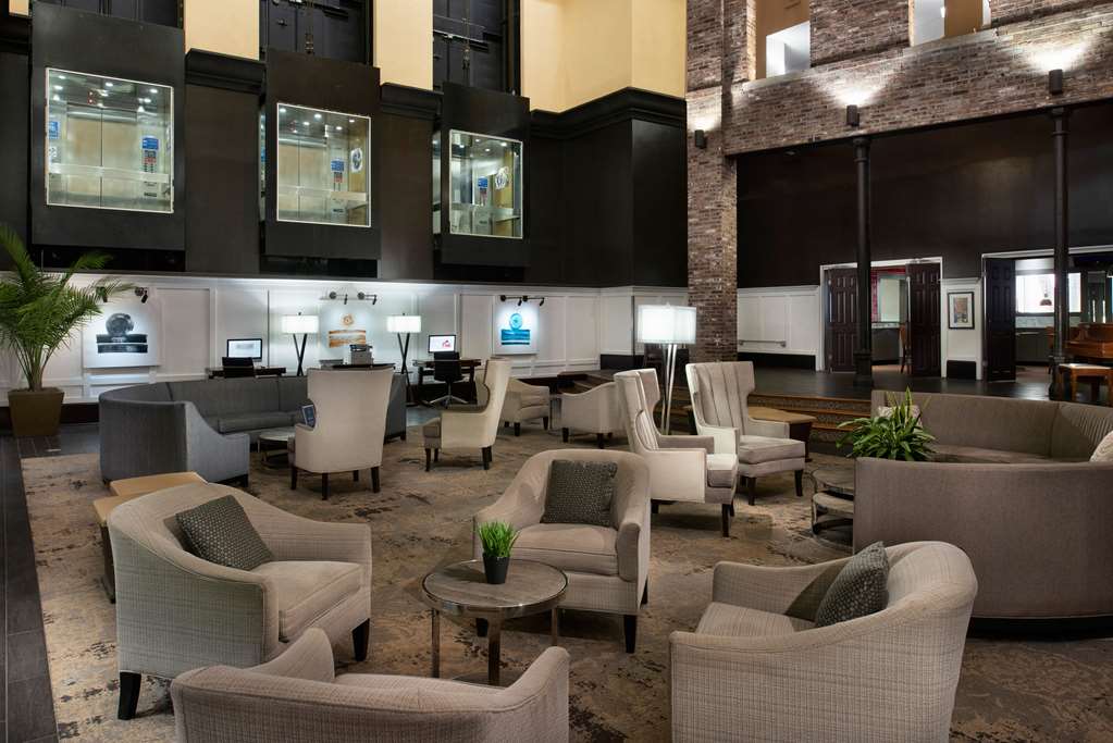 DoubleTree by Hilton Hotel Memphis Downtown Image