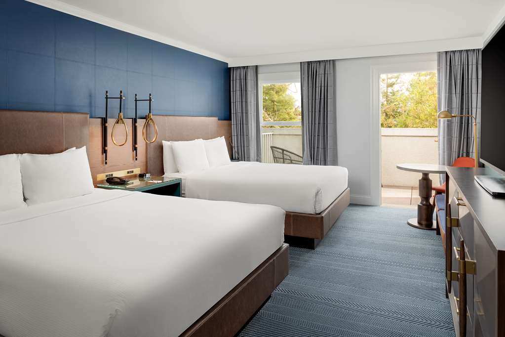 Hayes Mansion San Jose, Curio Collection by Hilton Image