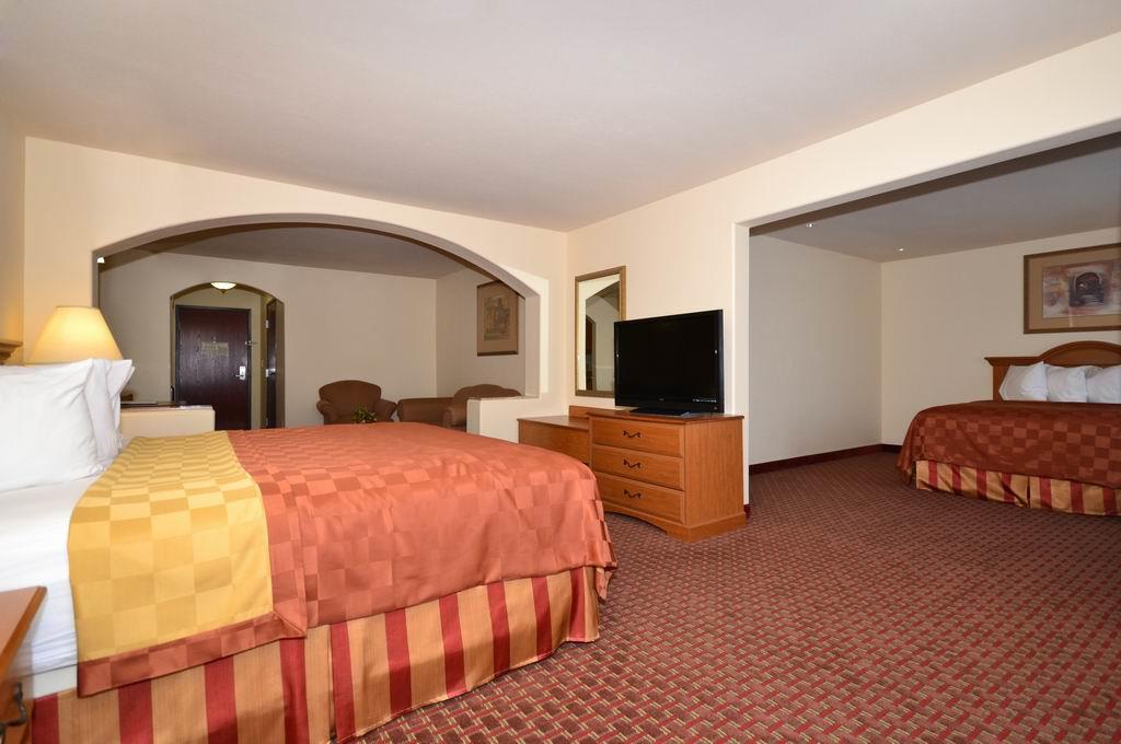 Best Western Casa Villa Suites Photo