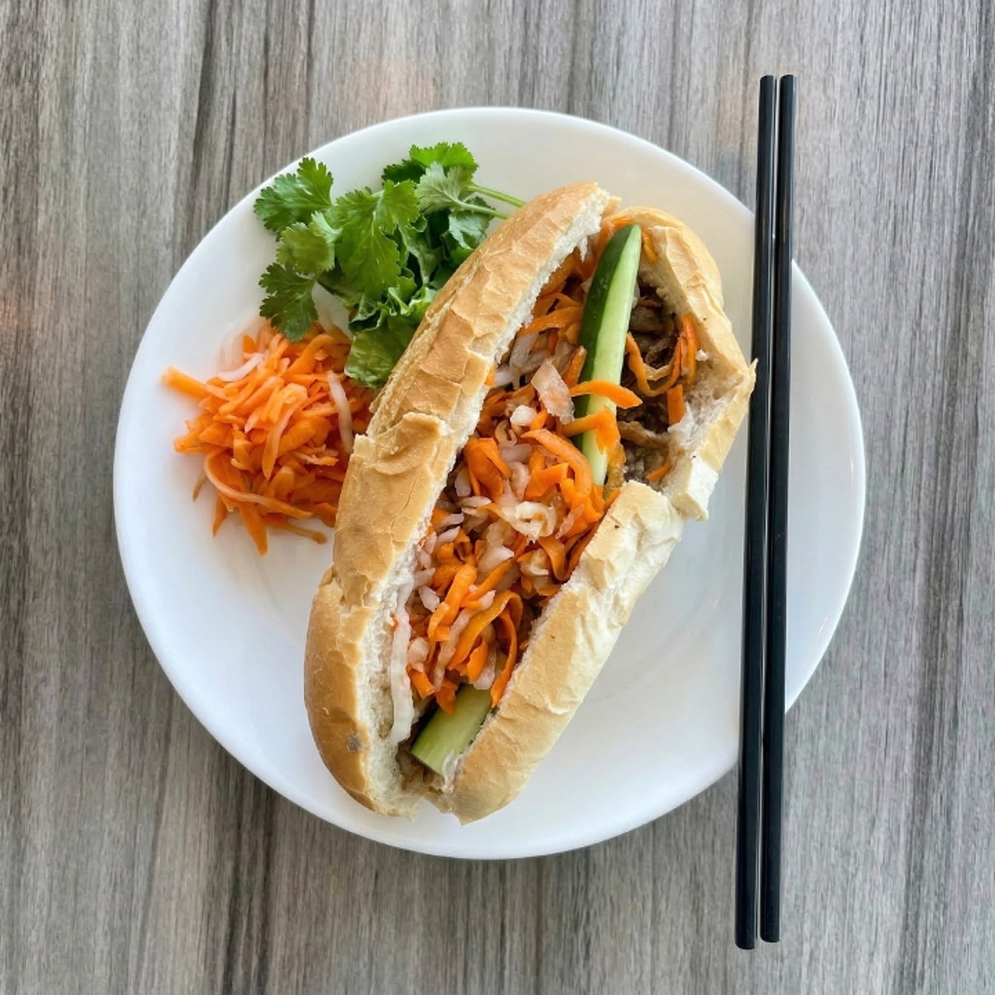 Bánh Mì Thịt Nướng (Grilled Pork)