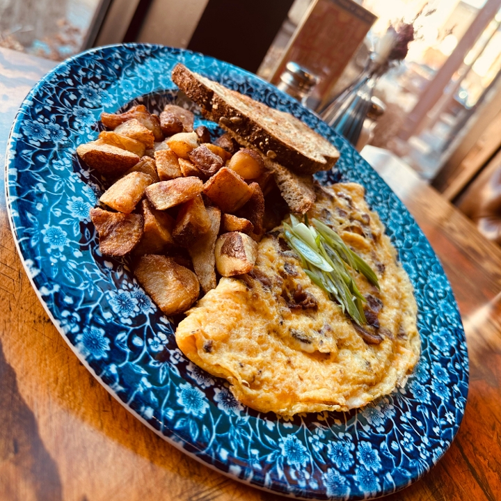 CHEESE & BACON OMELETTE