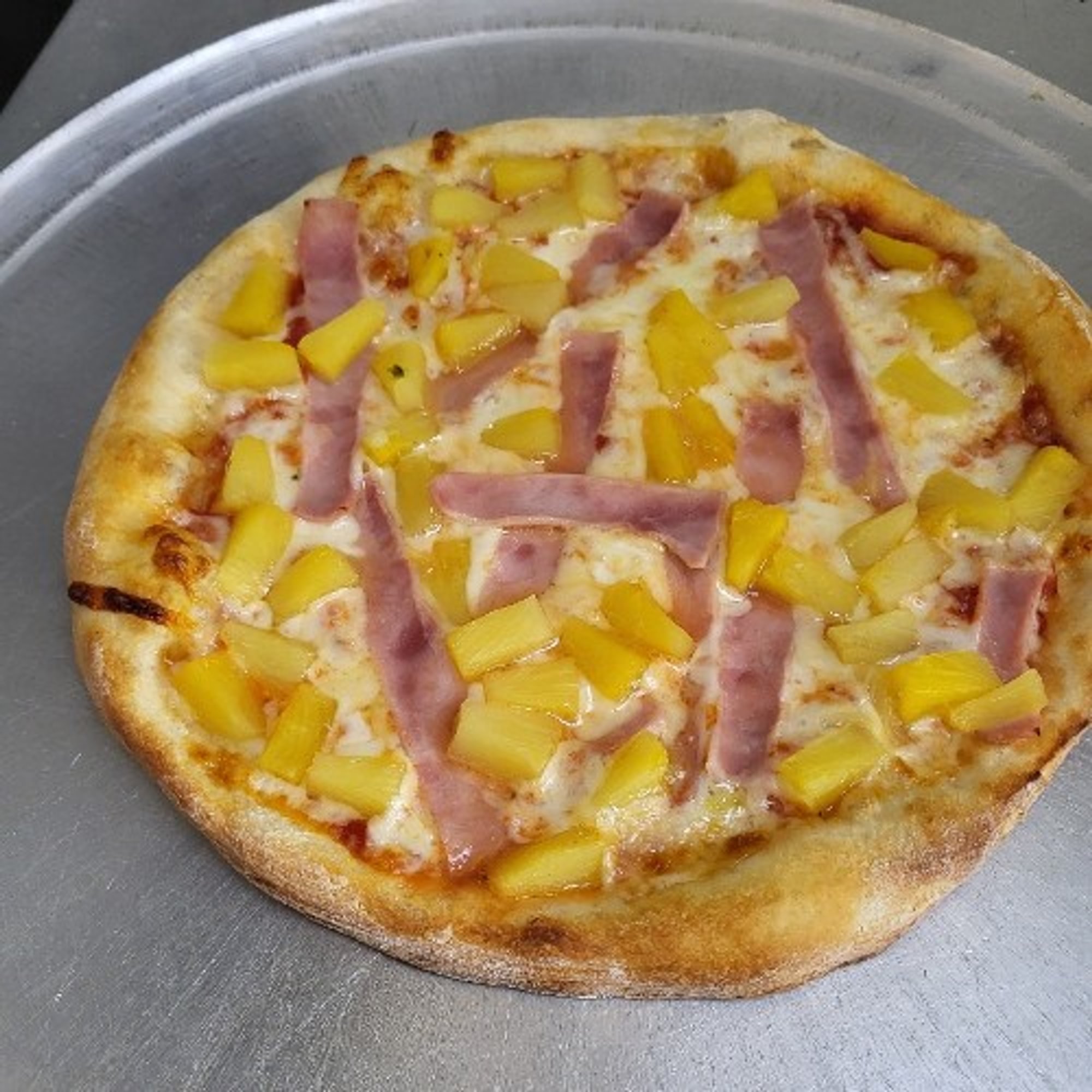 16" Medium Hawaiian Pizza