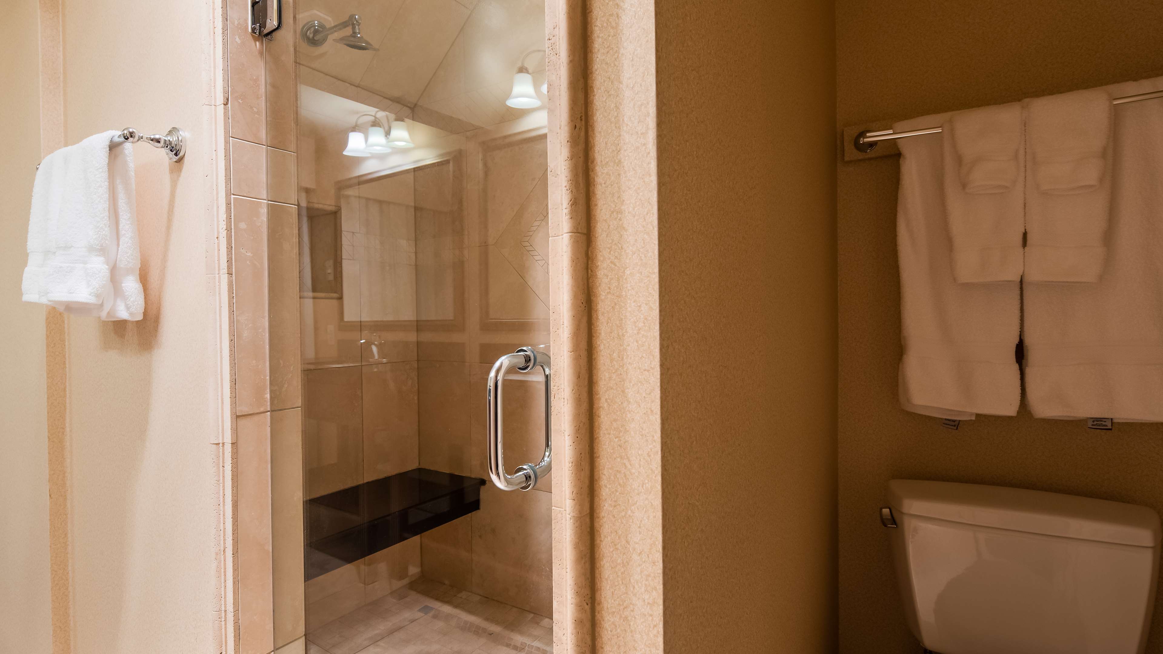 Best Western Heritage Inn Photo