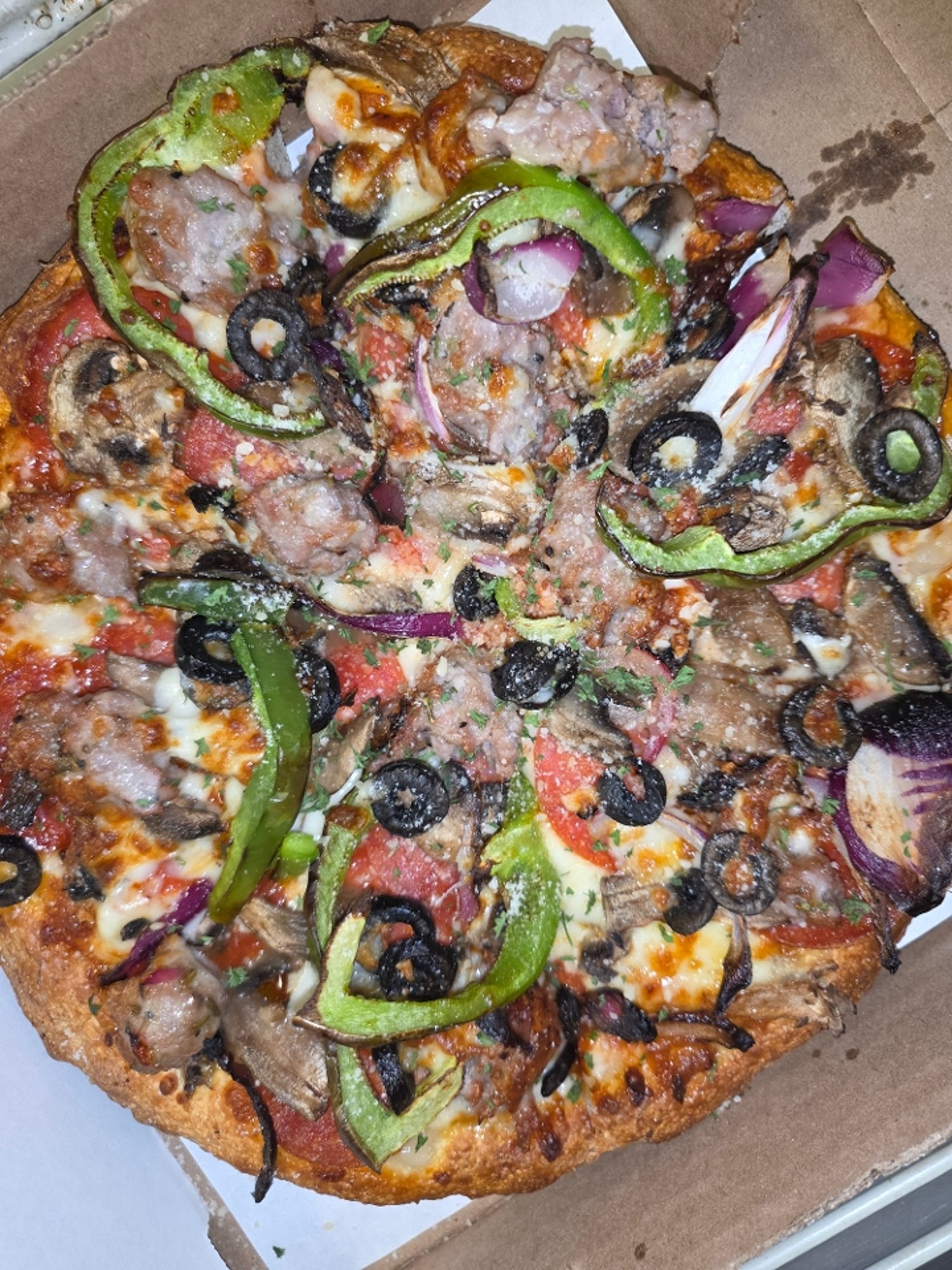 Las Vegas pizza sauce, mozzarella, pepperoni, Italian sausage, mushroom, red onion, green pepper,...